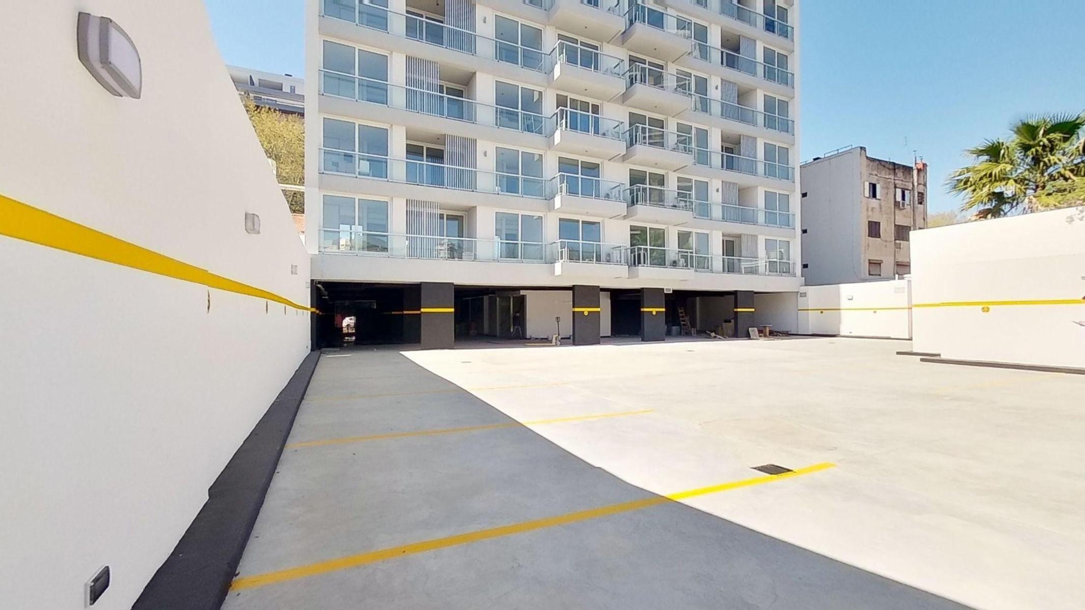 4 AMB , 3 BAÑOS , VESTIDOR, COCINA IND, GRAN BALCON , PISCINA , SUM - 30