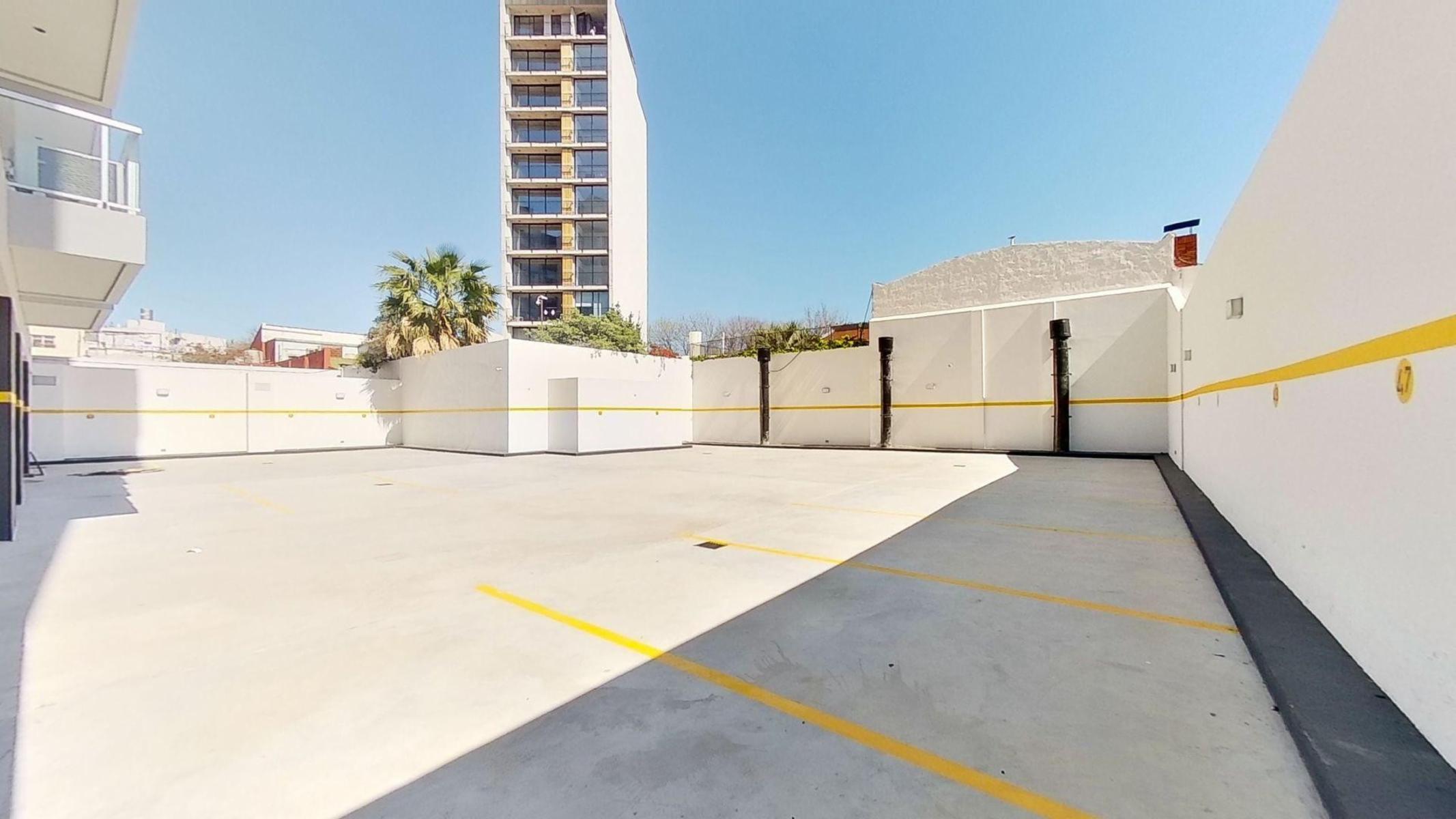4 AMB , 3 BAÑOS , VESTIDOR, COCINA IND, GRAN BALCON , PISCINA , SUM - 32
