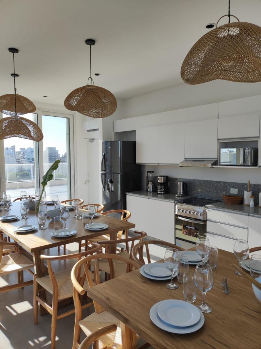 4 AMB , 3 BAÑOS , VESTIDOR, COCINA IND, GRAN BALCON , PISCINA , SUM - 40