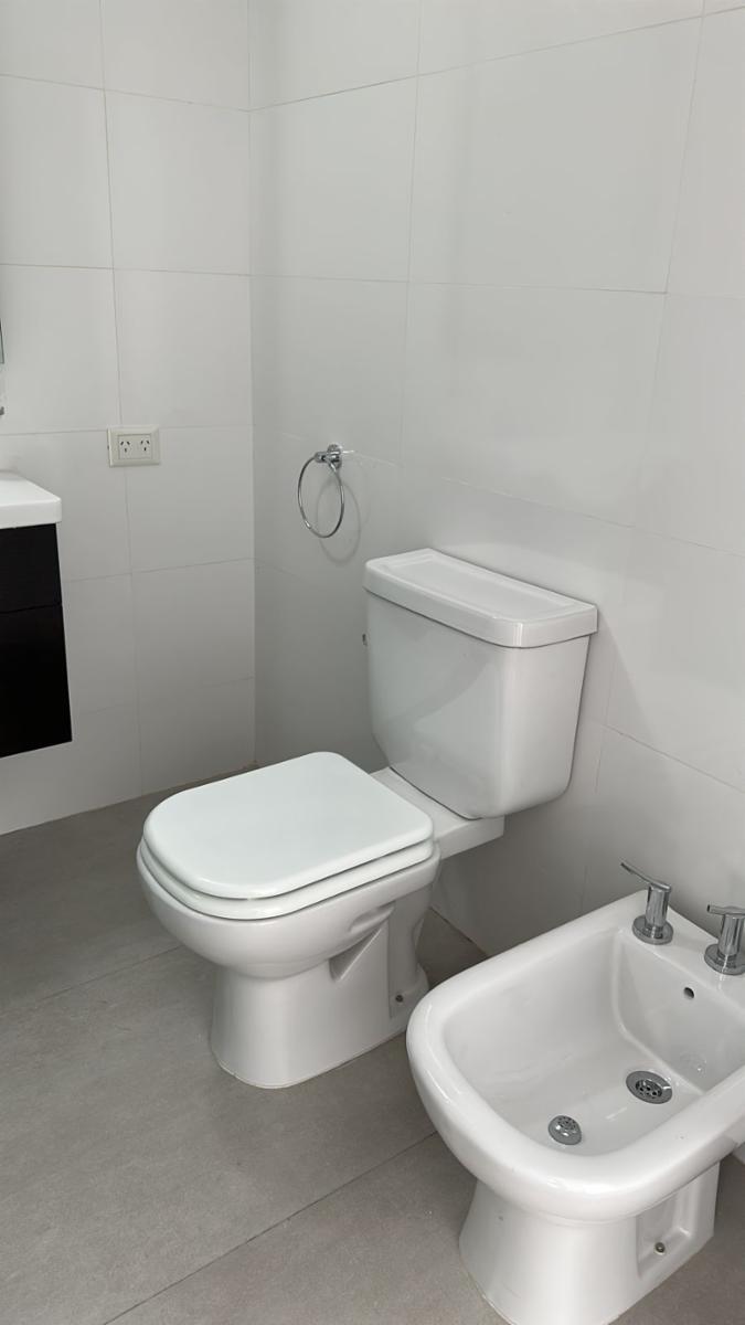 3 AMB CON COCHERA , EXCELENTE ESTADO EL EDIFICIO CUENTA CONSEGURIDAD,SUM, PISCINA, PARRILLAS EXCELENTE UBICACIÓN - 6