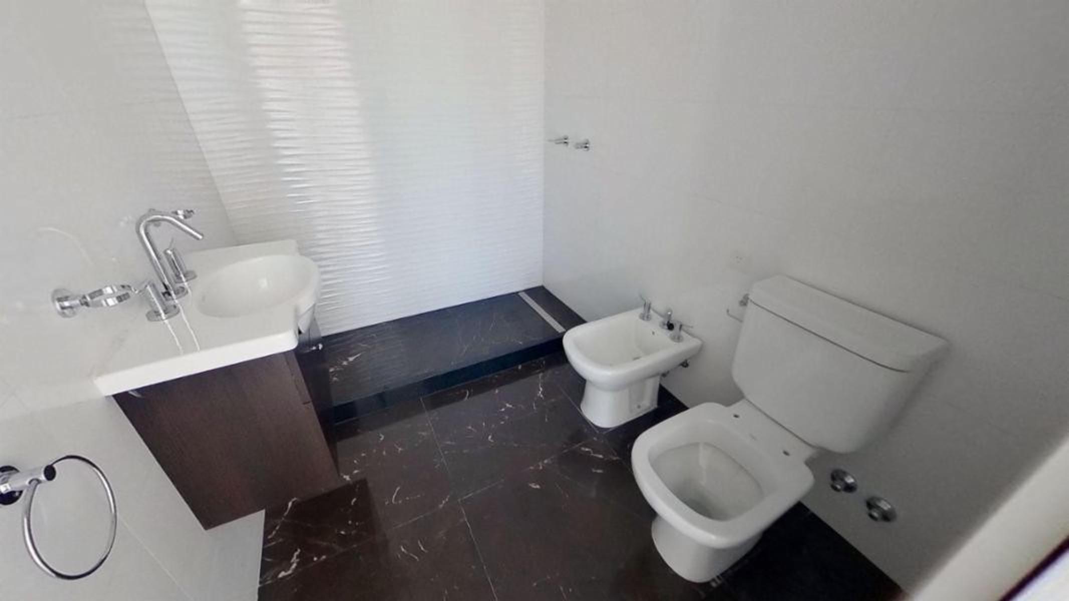 3 AMB CON COCHERA , EXCELENTE ESTADO EL EDIFICIO CUENTA CONSEGURIDAD,SUM, PISCINA, PARRILLAS EXCELENTE UBICACIÓN - 17
