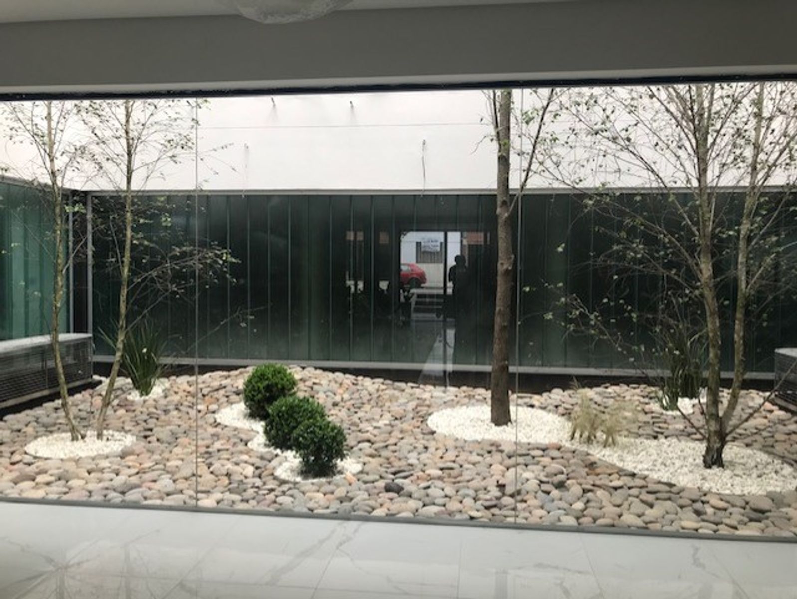3 AMBIENTES CON 2 BALCONES Y PATIO CON PARRILLA , COCHERA ,SUM YTERRAZASEXC UBICACION Y ESTADO - 8
