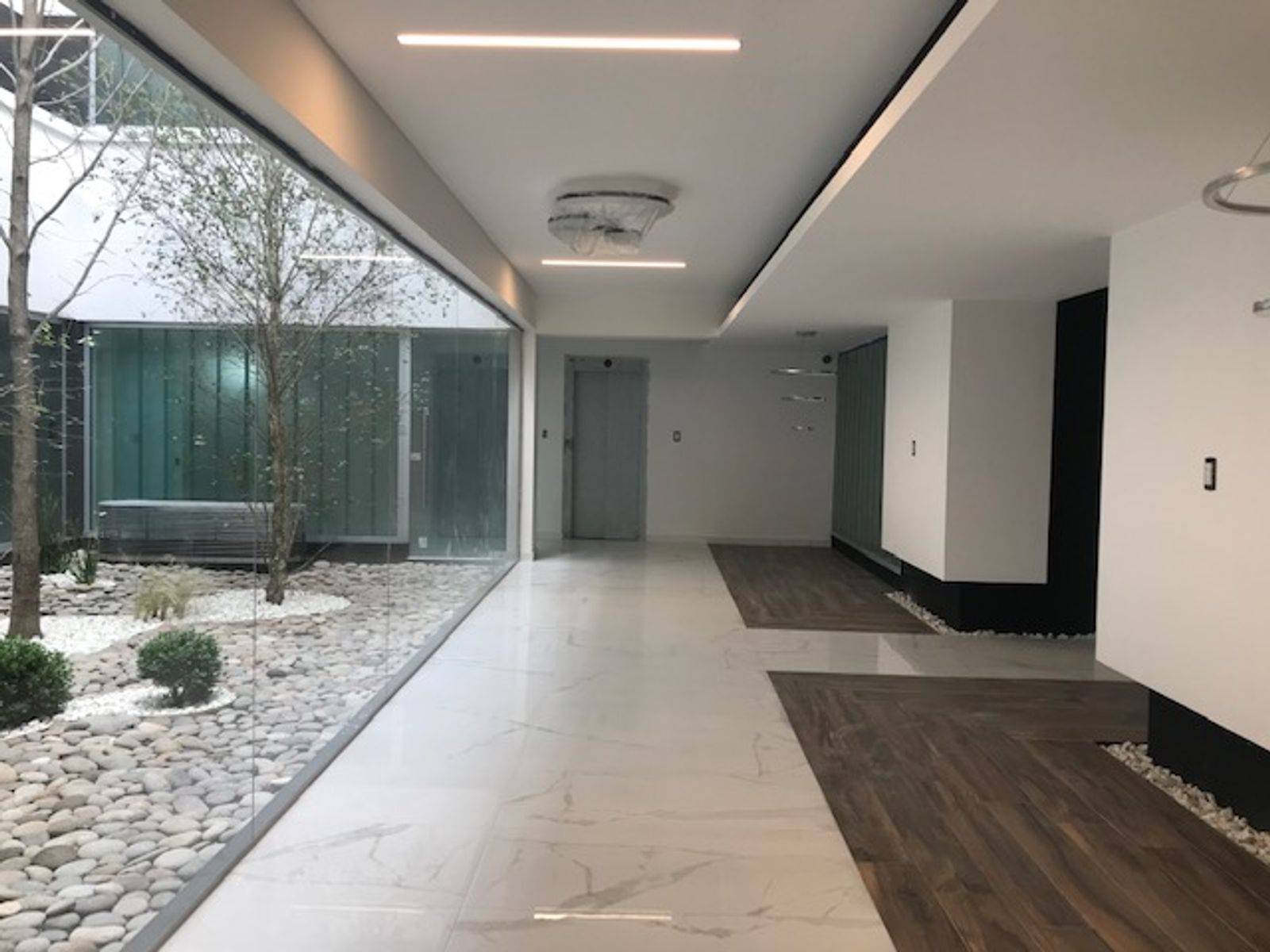 3 AMBIENTES CON 2 BALCONES Y PATIO CON PARRILLA , COCHERA ,SUM YTERRAZASEXC UBICACION Y ESTADO - 10