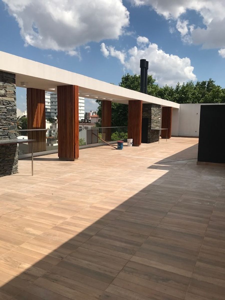 3 AMBIENTES CON 2 BALCONES Y PATIO CON PARRILLA , COCHERA ,SUM YTERRAZASEXC UBICACION Y ESTADO - 14