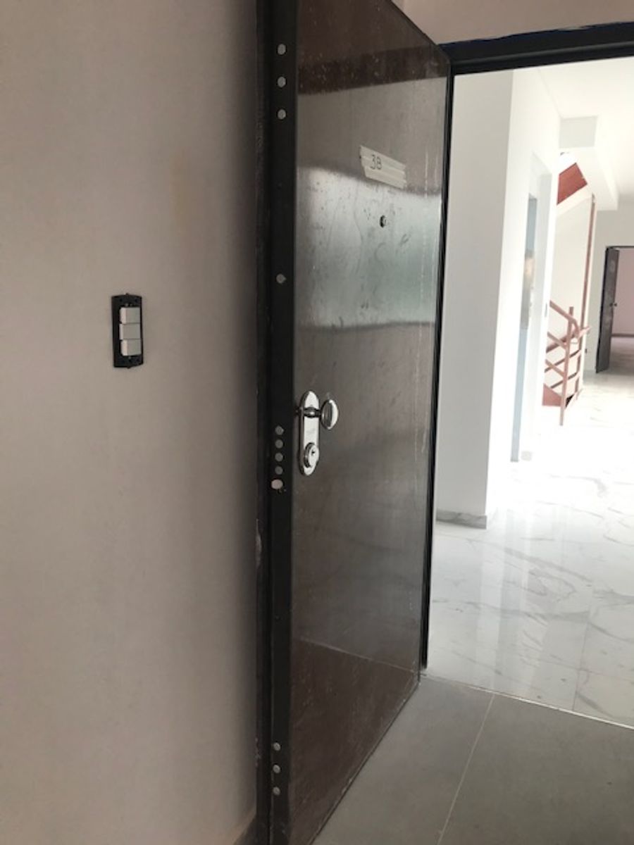 3 AMBIENTES CON 2 BALCONES Y PATIO CON PARRILLA , COCHERA ,SUM YTERRAZASEXC UBICACION Y ESTADO - 16