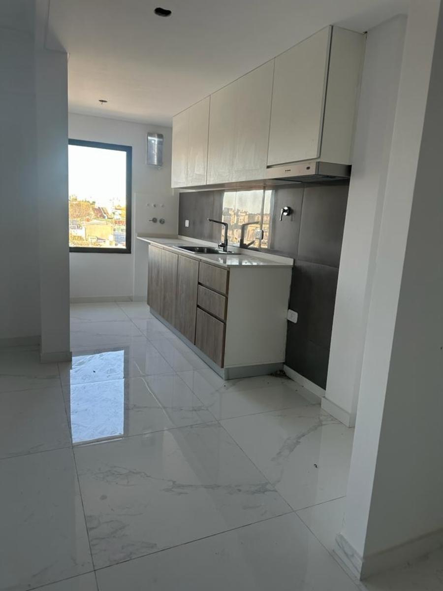 3 Y 2 AMB A ESTRENAR A METROS DE AV JUAN B ALBERDI , SUM , SOLARIUM , MUYYY AMPLIOS Y LUMINOSOS — foto 2