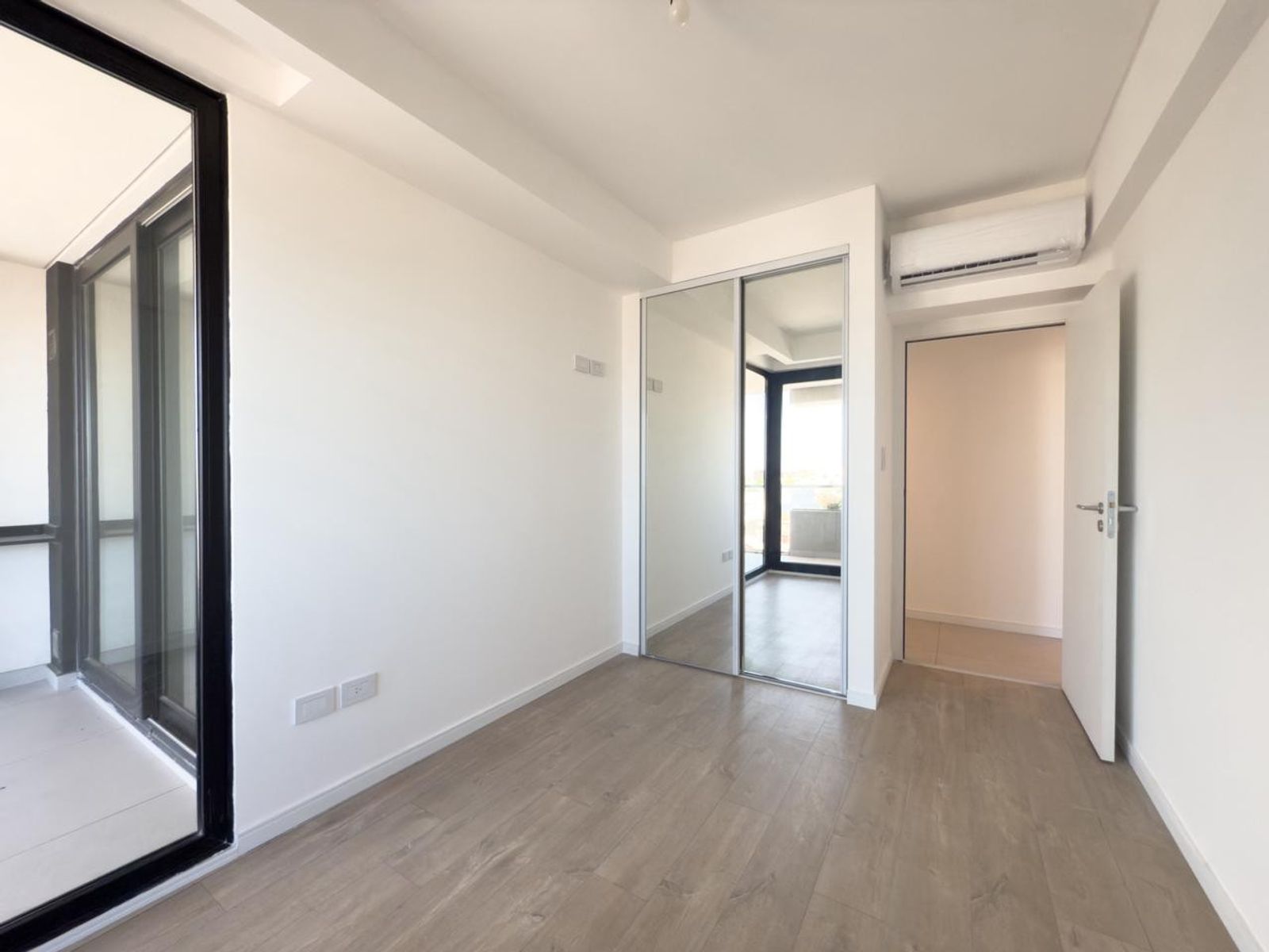 3 AMBIENTES , EDIFICIO CON SALON USOS MULTIPLES , PISCINA , PARRILLA — foto 4