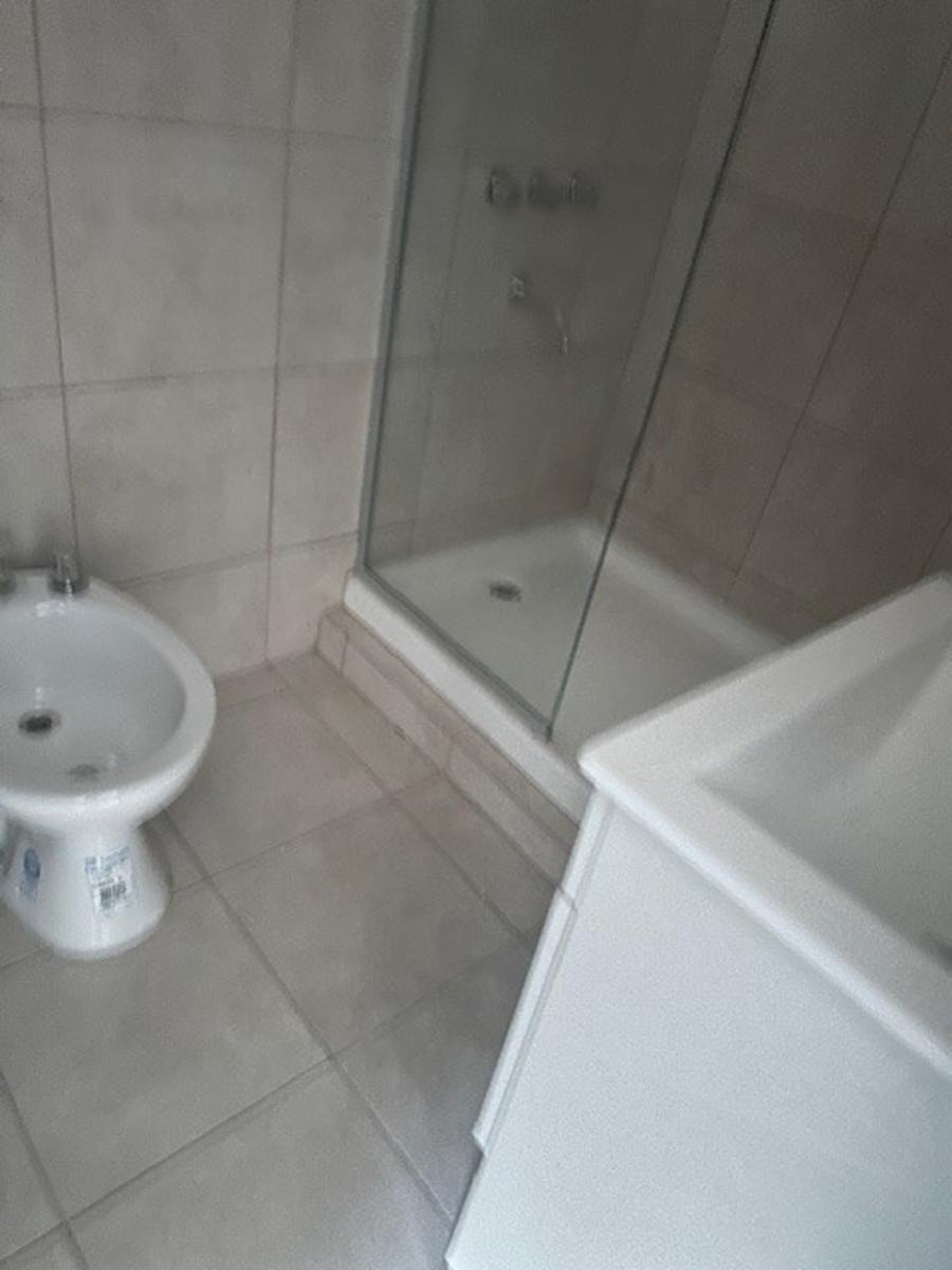 MONOAMBIENTE DIVISIBLE , CON BALCON TERRAZA , BAÑO COMPLETO — foto 4