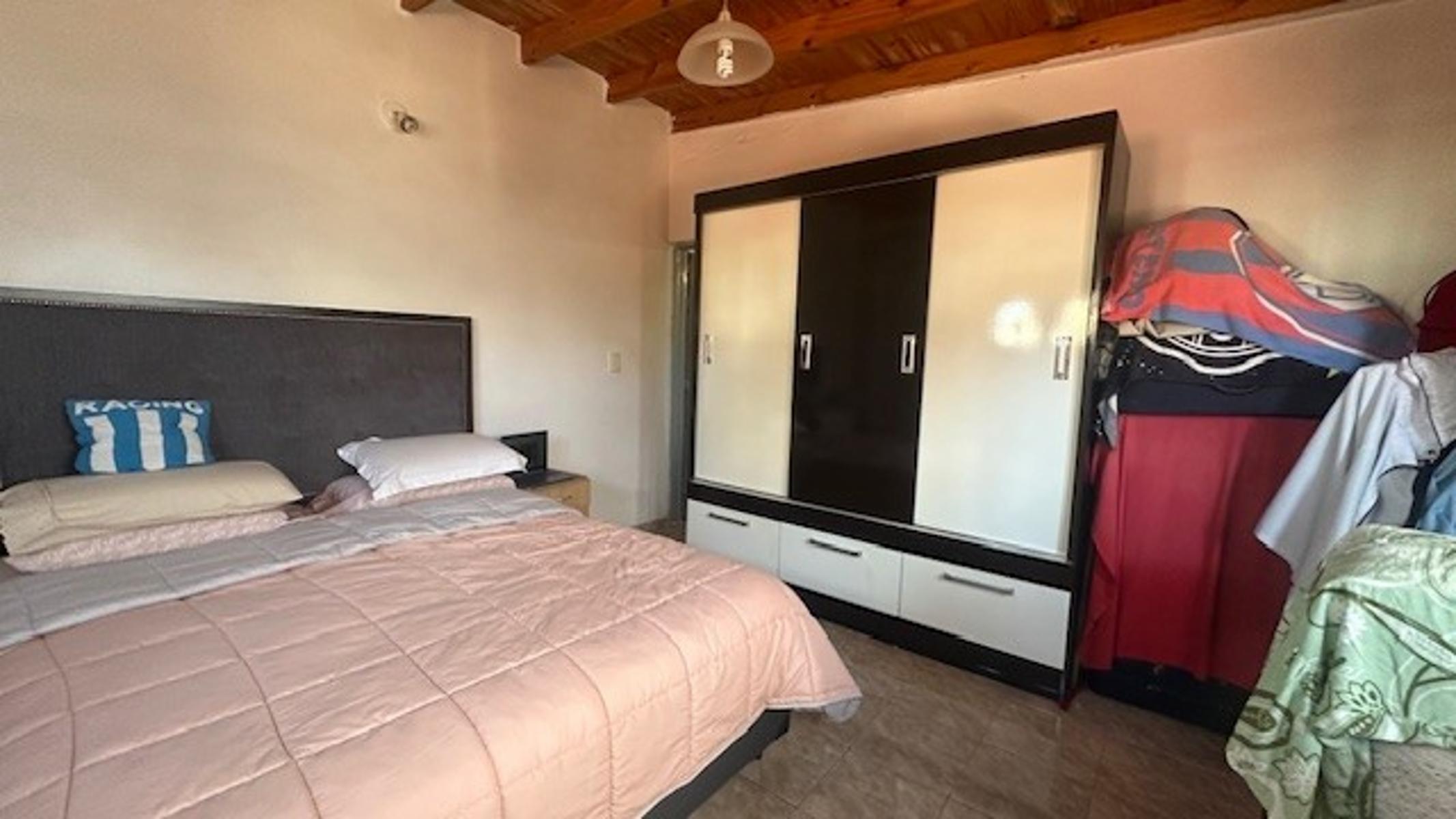 CASA /LOTE SOBRE AV EMILIO CASTRO , GALPON/DEPOSITO EN PLANTA BAJA y PH 3 AMB EN PLANTA ALTA CON TERRAZA — foto 5