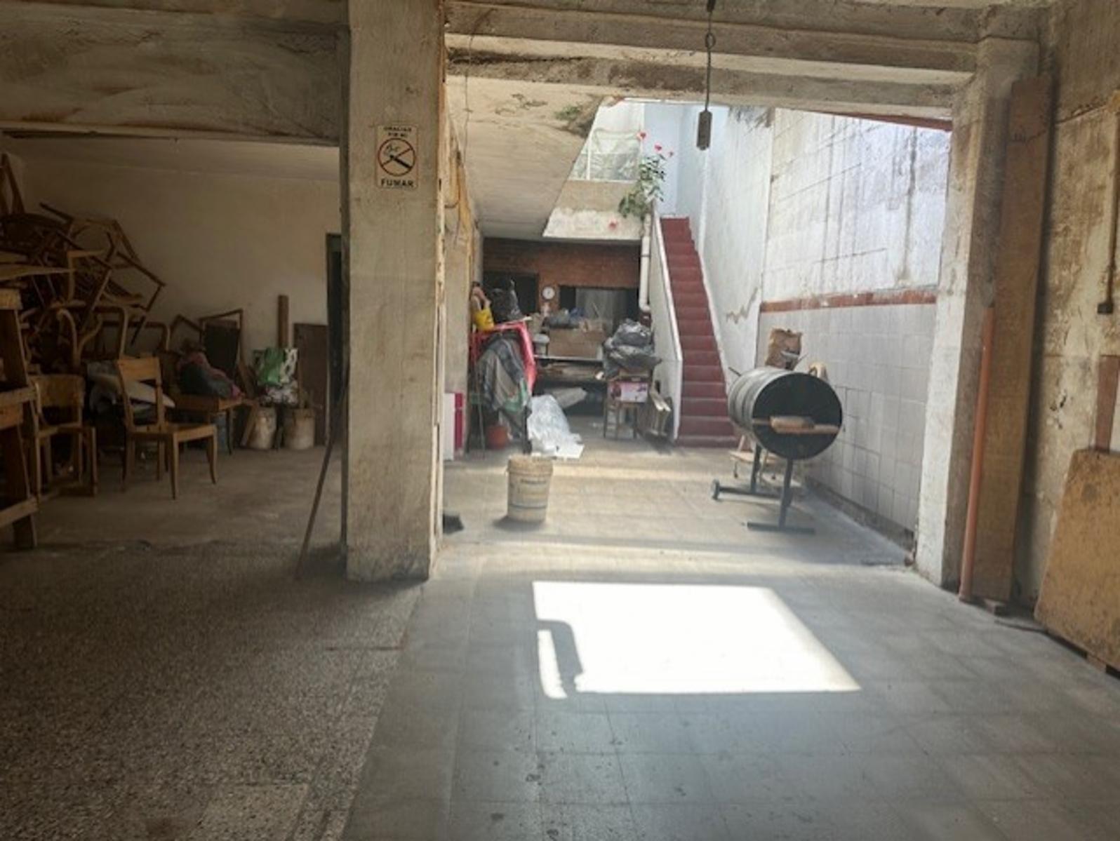 CASA /LOTE SOBRE AV EMILIO CASTRO , GALPON/DEPOSITO EN PLANTA BAJA y PH 3 AMB EN PLANTA ALTA CON TERRAZA — foto 9