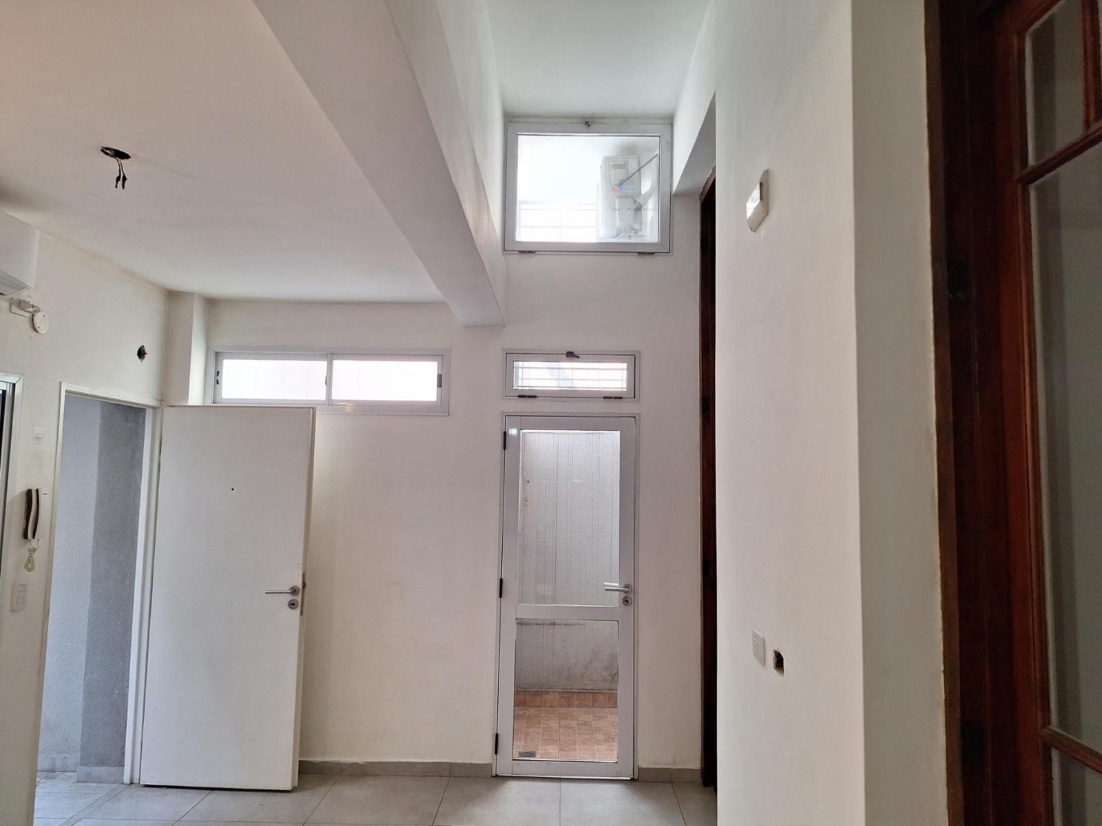 VENTA PH 3 AMBIENTES PLANTA BAJA AL FONDO CON PARRILLA — foto 2
