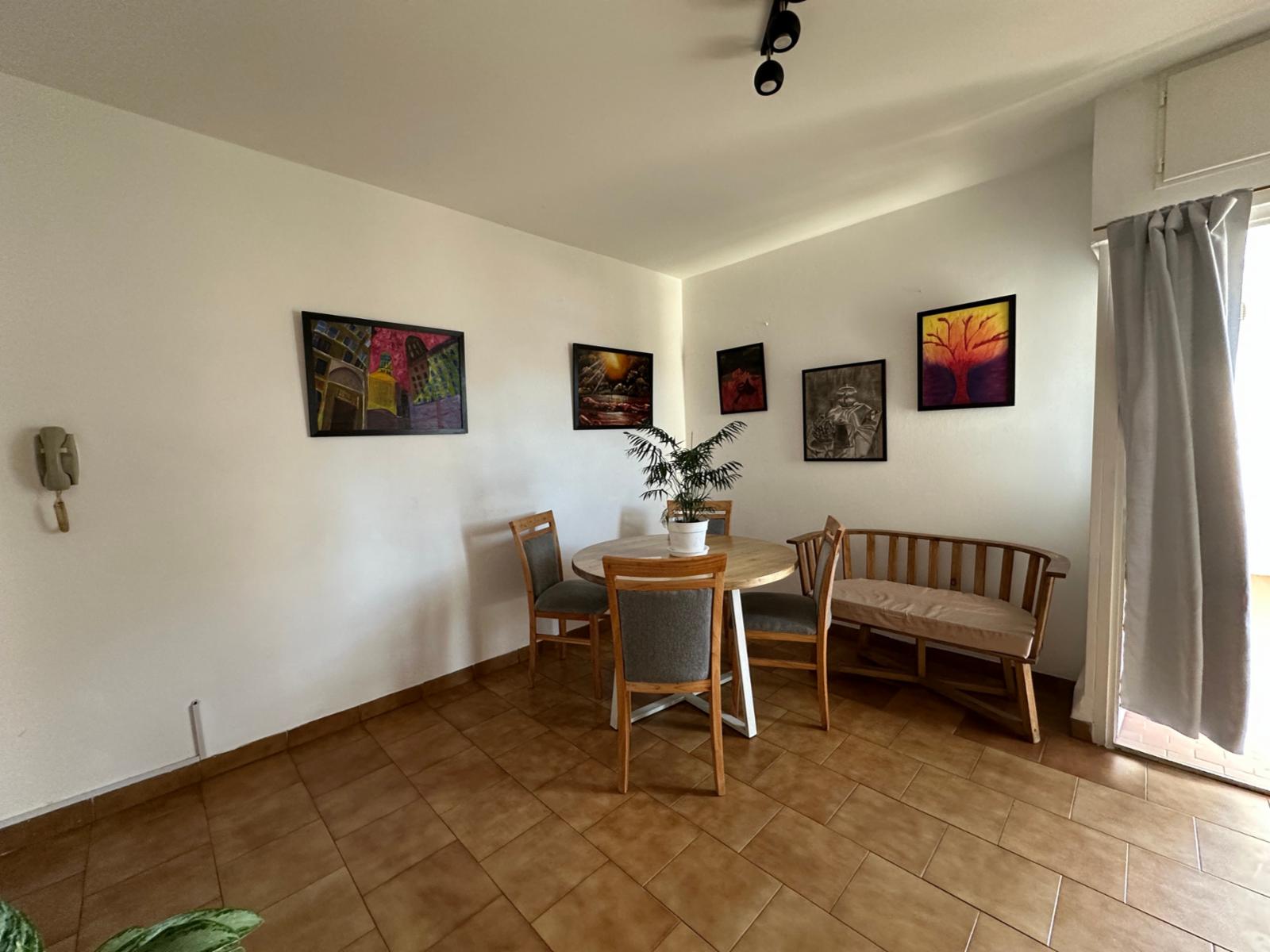 4 AMBIENTES , PISO UNICO , GRAN DIMENSION , 113 M2 , LUMINOSO , TODOS LOS AMB CON AIRE Y LUZ — foto 2