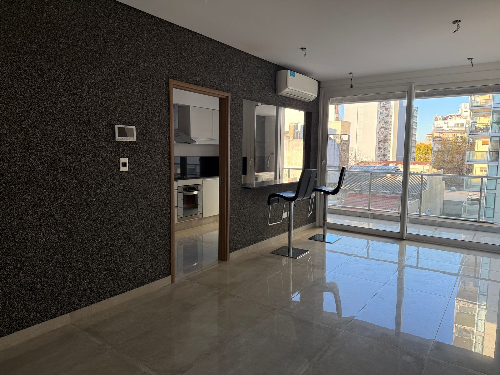 4 ambientes , 3 hab ,3 baños , cocina y lav ind, piscina ,cocheraybaulera OPC — foto 3