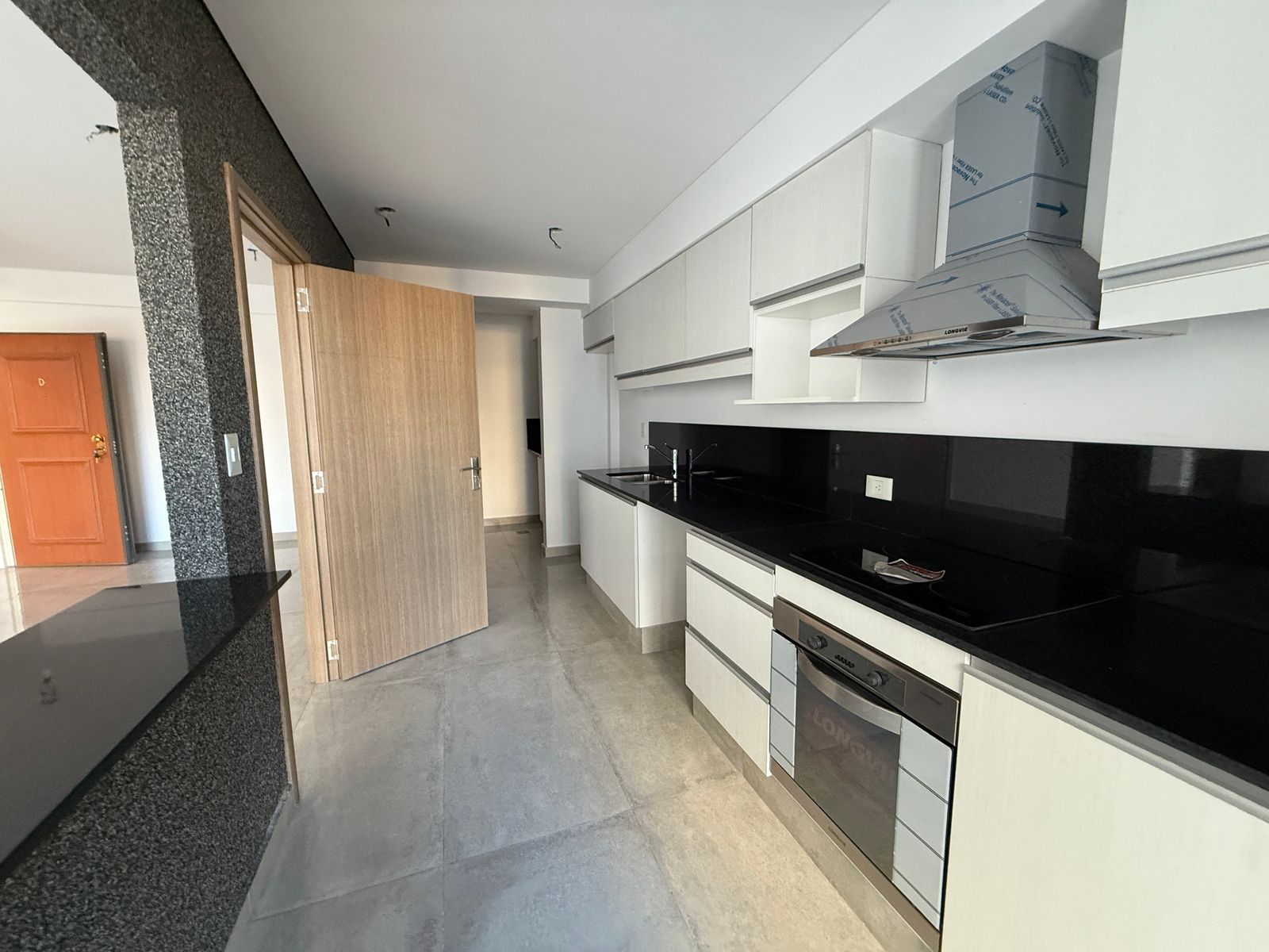 4 ambientes , 3 hab ,3 baños , cocina y lav ind, piscina ,cocheraybaulera OPC — foto 4
