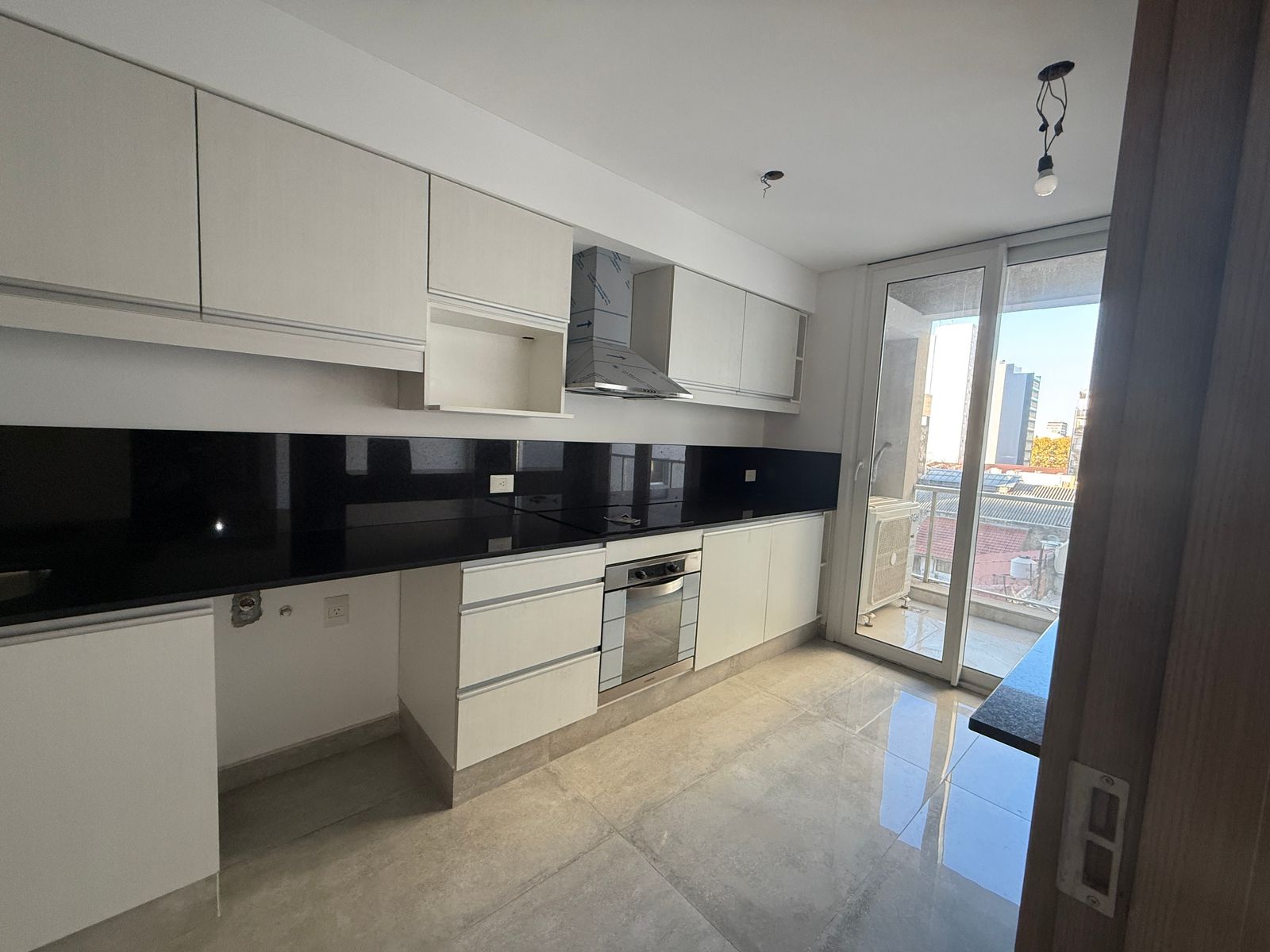 4 ambientes , 3 hab ,3 baños , cocina y lav ind, piscina ,cocheraybaulera OPC — foto 5