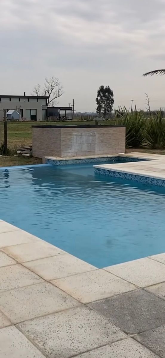 CASA 4 AMBIENTES , PISCINA , JARDIN — foto 2
