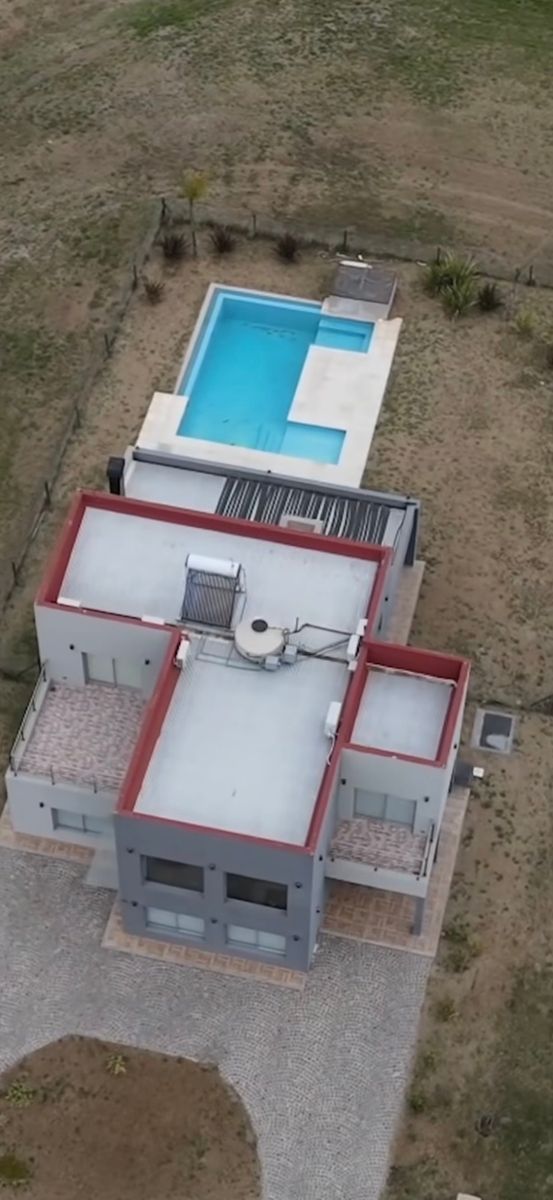 CASA 4 AMBIENTES , PISCINA , JARDIN — foto 3