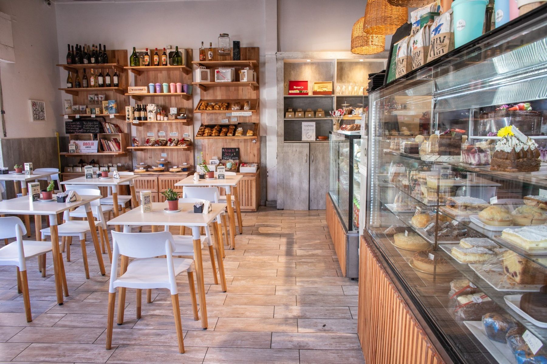 local en esquina en funcionamiento , gastronomía , villa Luro — foto 3