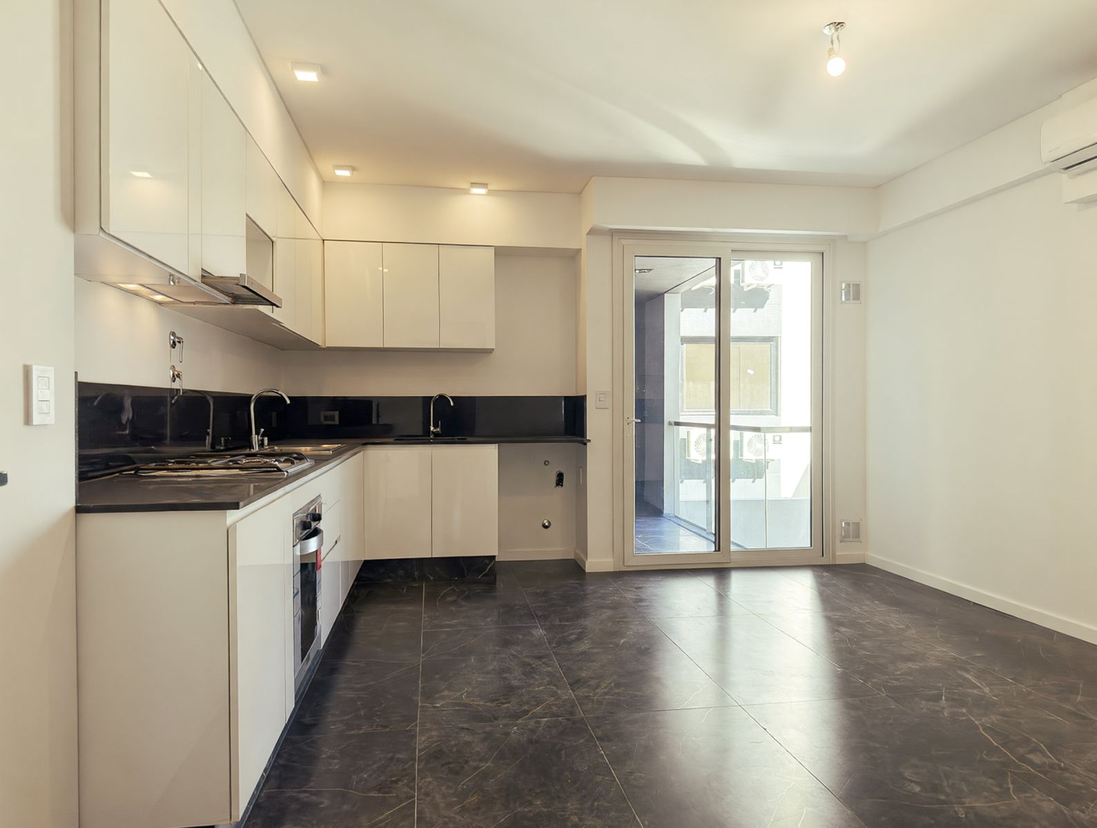 4 AMBIENTES AL FRENTE EN VILLA LURO , 130 M2 TOTALES, COCINA INDEPENDIENTE , DOS BALCONES , PARRILLA — foto 5