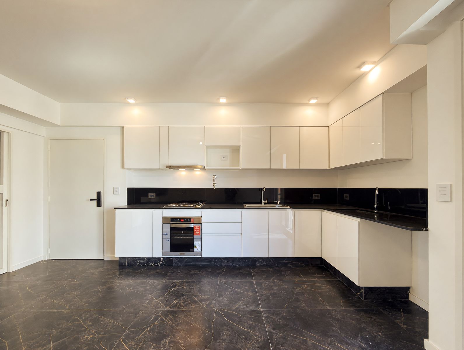 4 AMBIENTES AL FRENTE EN VILLA LURO , 130 M2 TOTALES, COCINA INDEPENDIENTE , DOS BALCONES , PARRILLA — foto 8