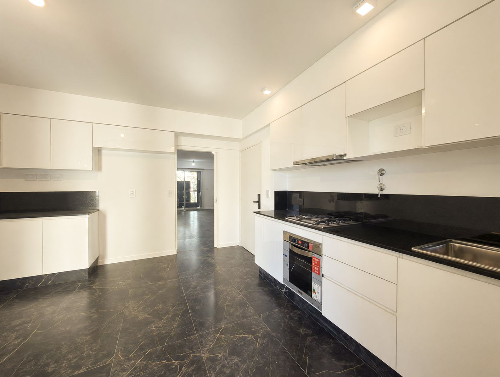 4 AMBIENTES AL FRENTE EN VILLA LURO , 130 M2 TOTALES, COCINA INDEPENDIENTE , DOS BALCONES , PARRILLA — foto 9