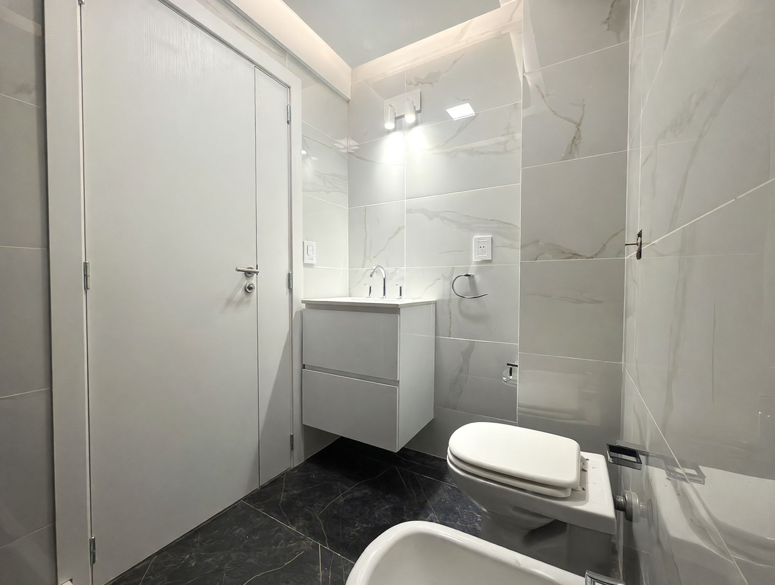 4 AMBIENTES AL FRENTE EN VILLA LURO , 130 M2 TOTALES, COCINA INDEPENDIENTE , DOS BALCONES , PARRILLA — foto 14