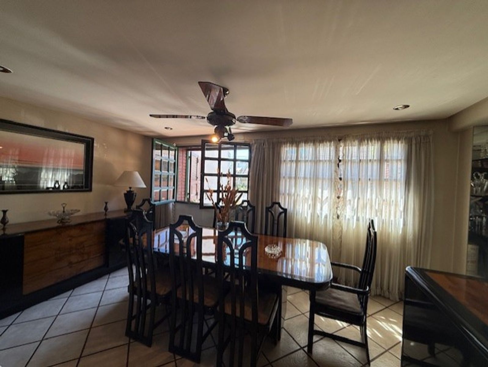 CASA DE 276 M2 , EXCELENTE UBICACION — foto 2
