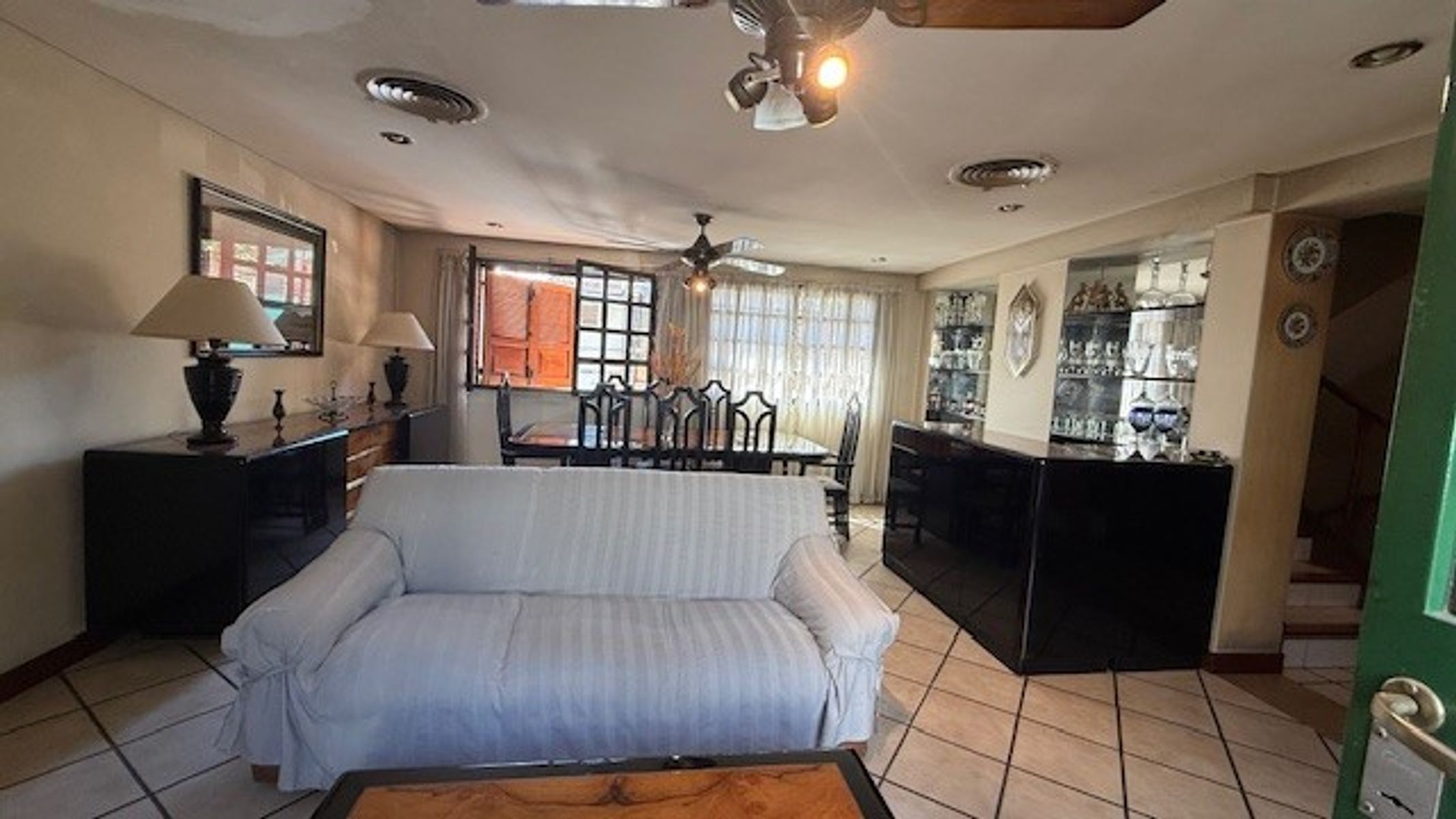 CASA DE 276 M2 , EXCELENTE UBICACION — foto 11