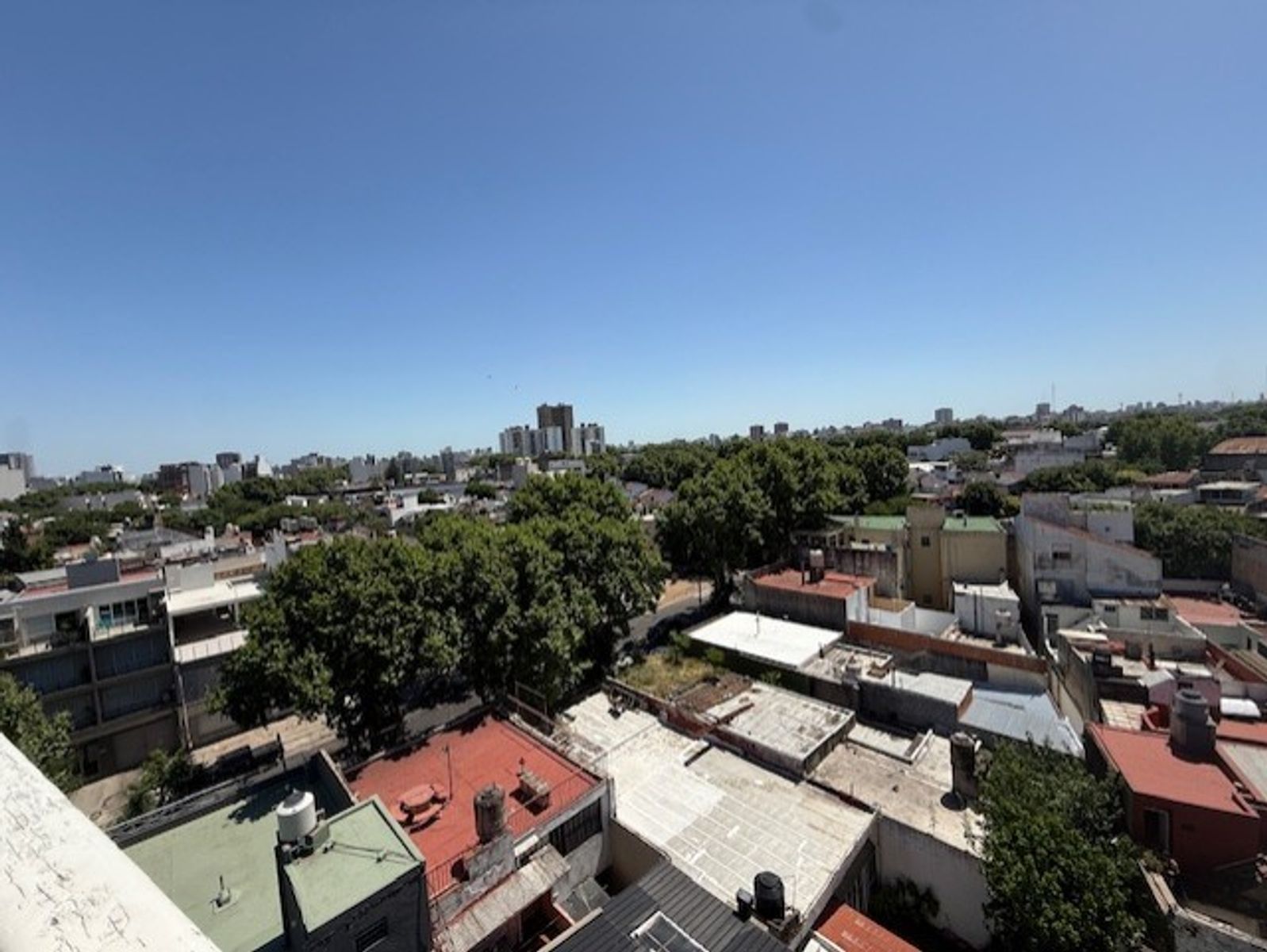2 AMBIENTES , HERMOSA LUZ Y VISTA ABIERTA — foto 3