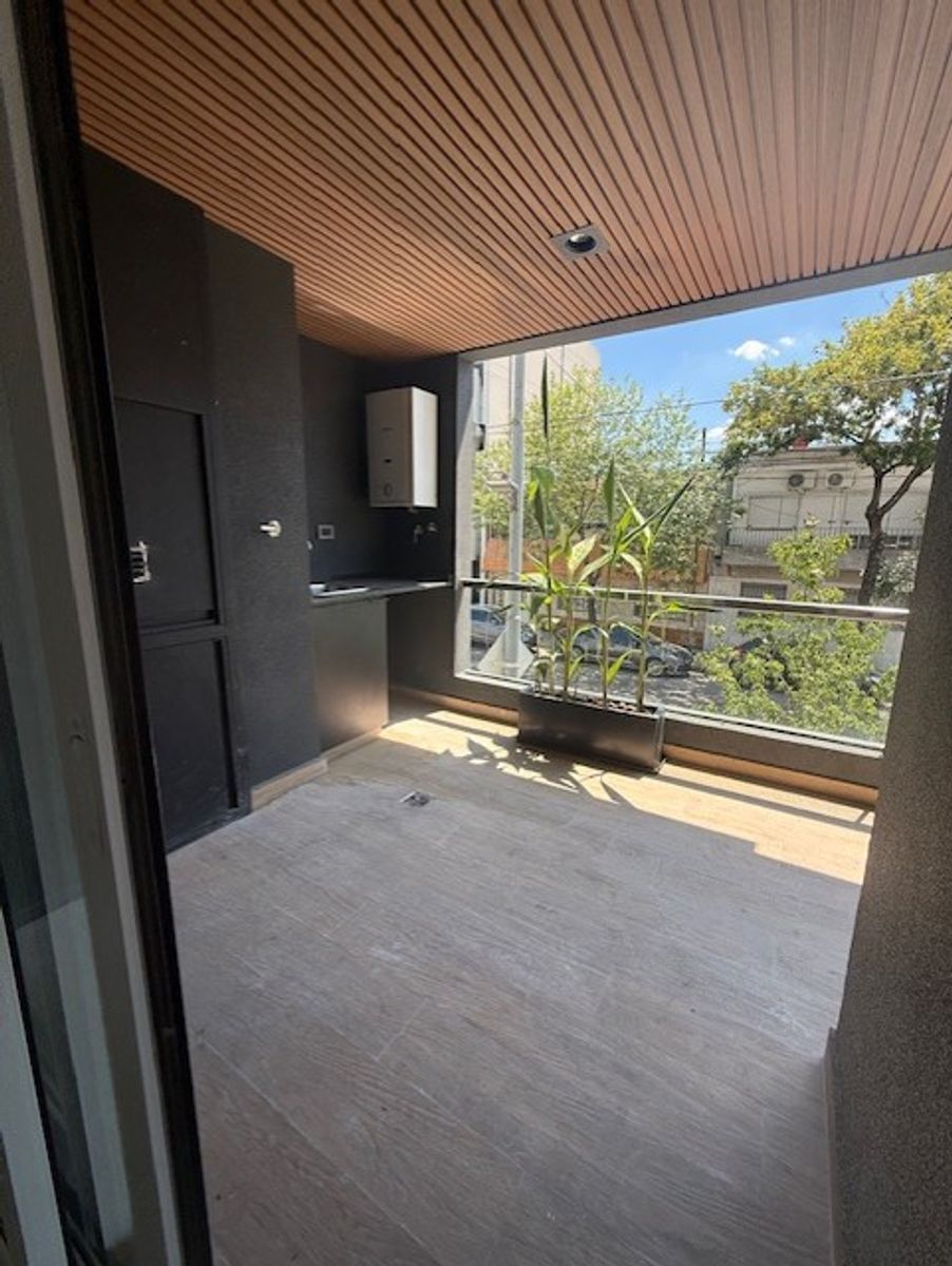 3 amb Balcon terraza , 2 hab, 2 baños completos , parrilla — foto 4