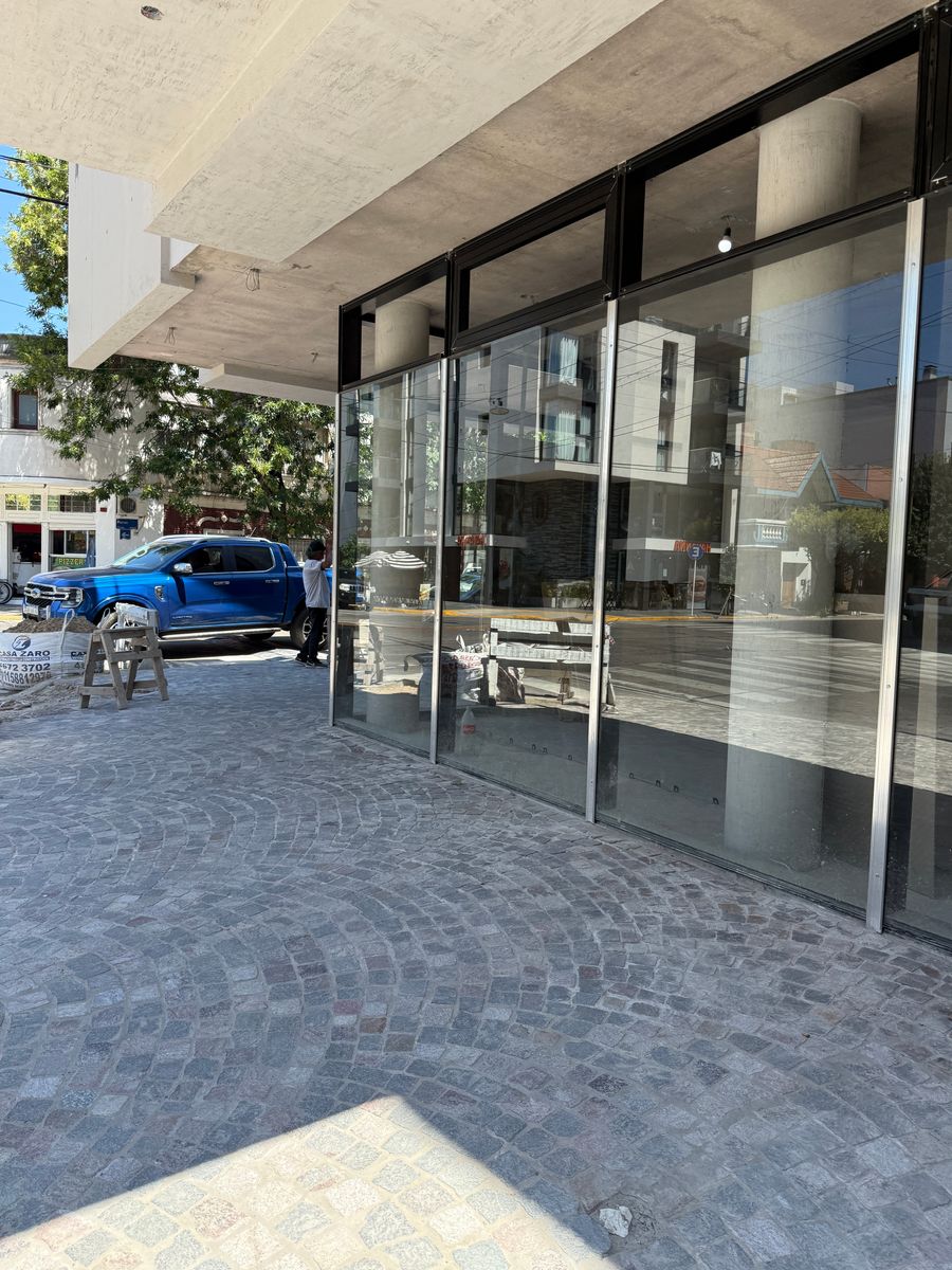 local en tres plantas ,con terraza, en alquiler en la mejor zona devilla Luro - 7