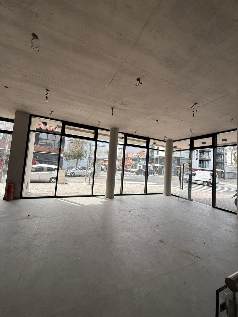 local en tres plantas ,con terraza, en alquiler en la mejor zona devilla Luro - 9
