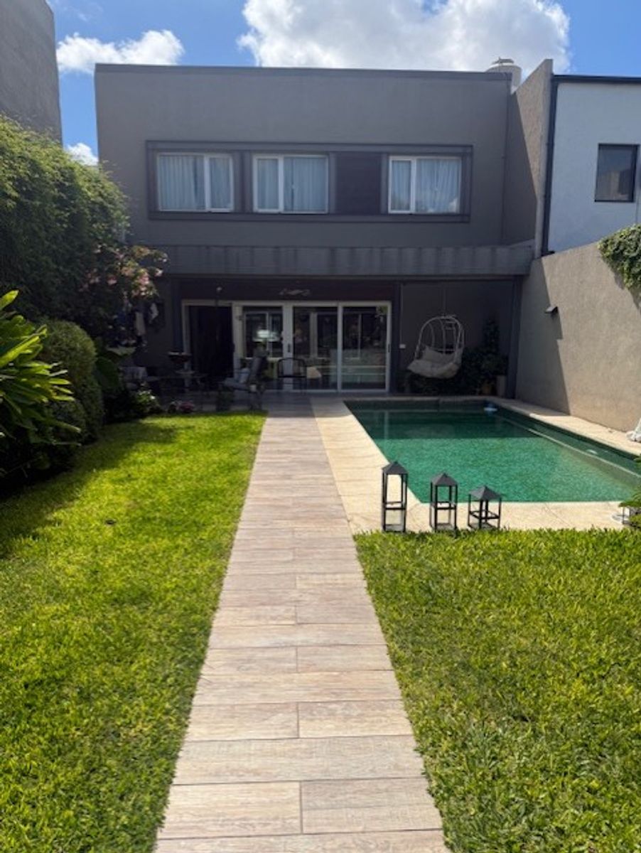 CASA CON JARDIN , PISCINA, QUINCHO , 5 AMBIENTES — foto 3
