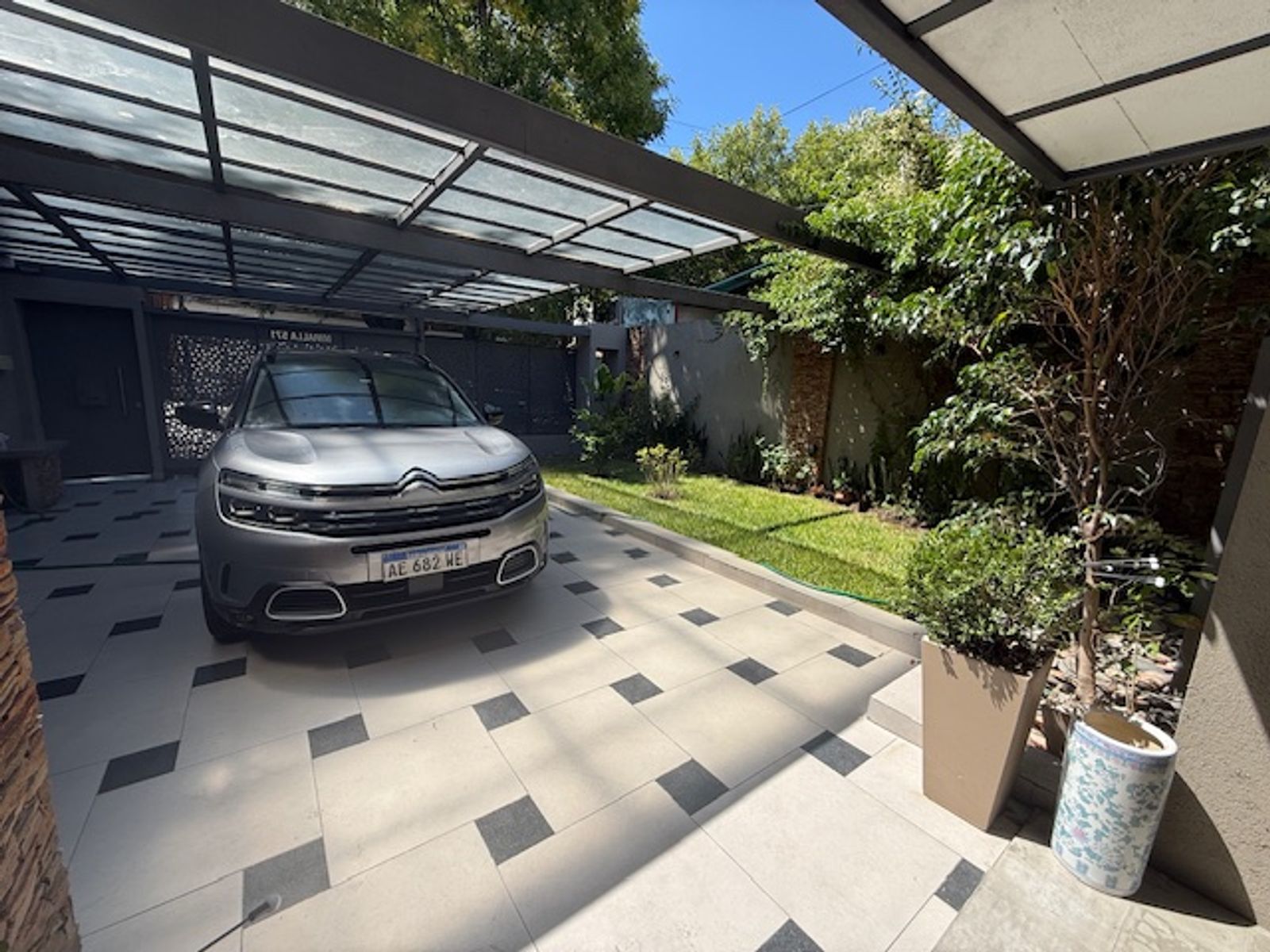 CASA CON JARDIN , PISCINA, QUINCHO , 5 AMBIENTES — foto 10
