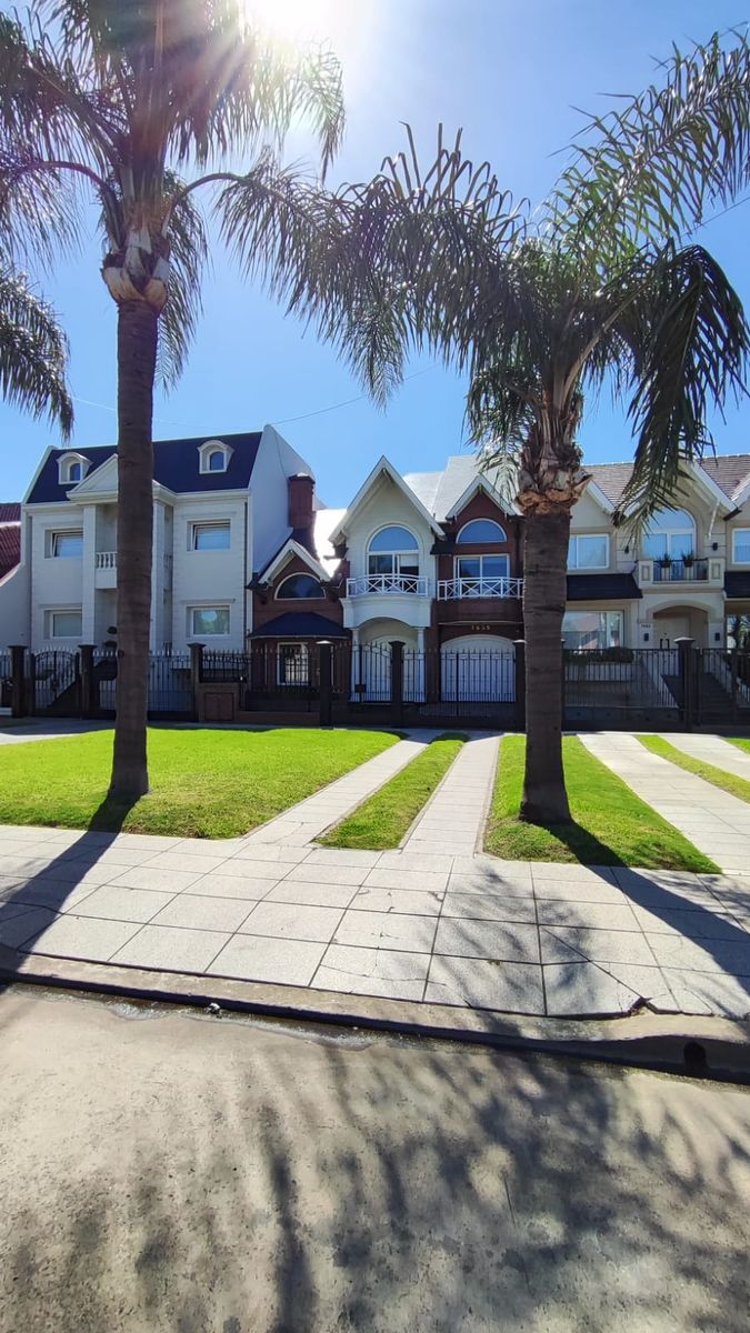 casa de 5 ambientes , piscina , jardin , lote de 10 x 37 mts en la mejor cuadra de Naon — foto 4