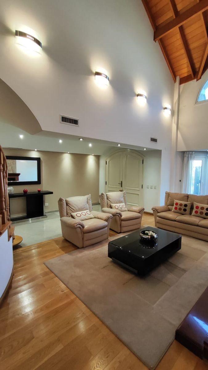 casa de 5 ambientes , piscina , jardin , lote de 10 x 37 mts en la mejor cuadra de Naon — foto 6