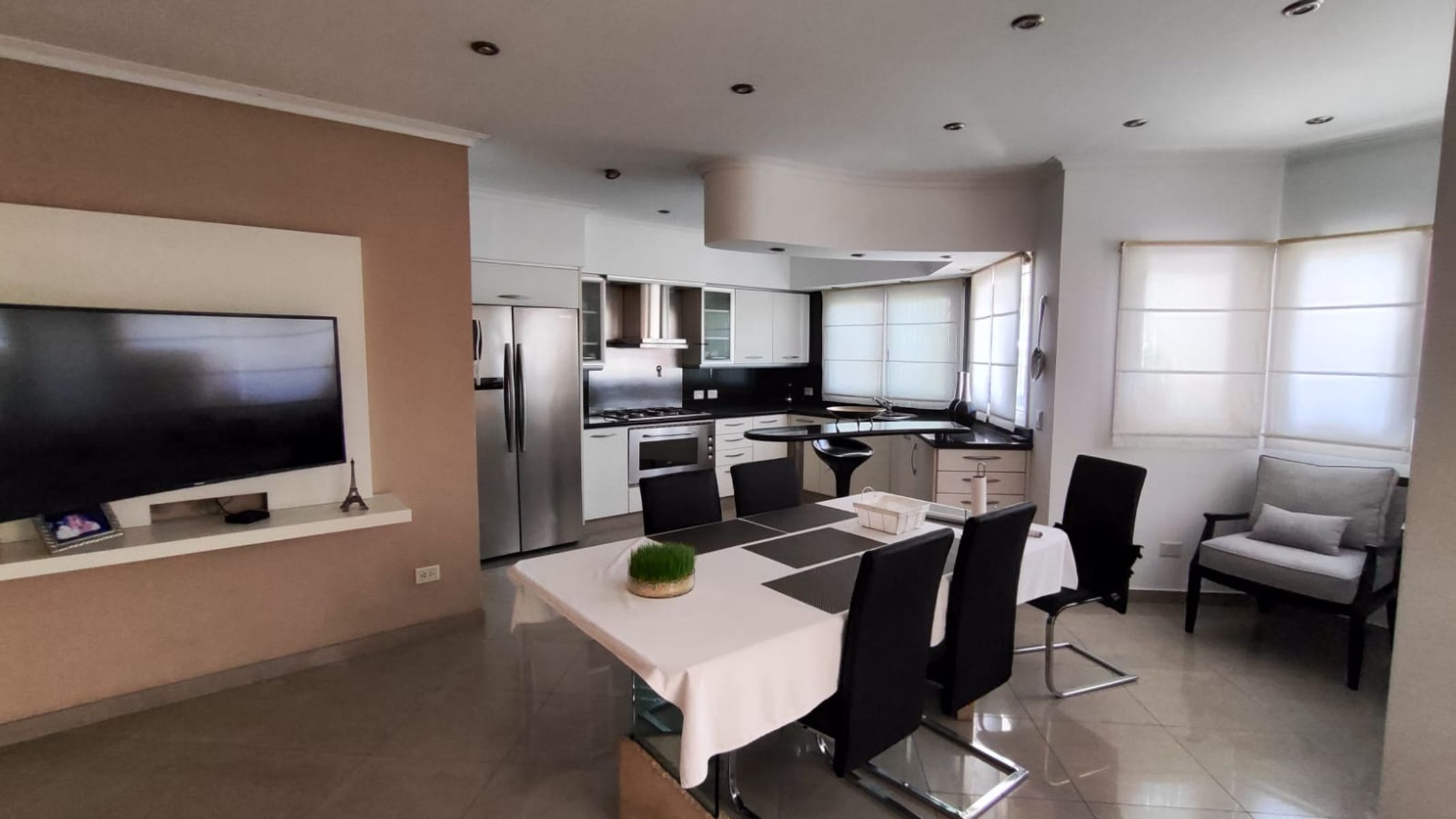 casa de 5 ambientes , piscina , jardin , lote de 10 x 37 mts en la mejor cuadra de Naon — foto 10