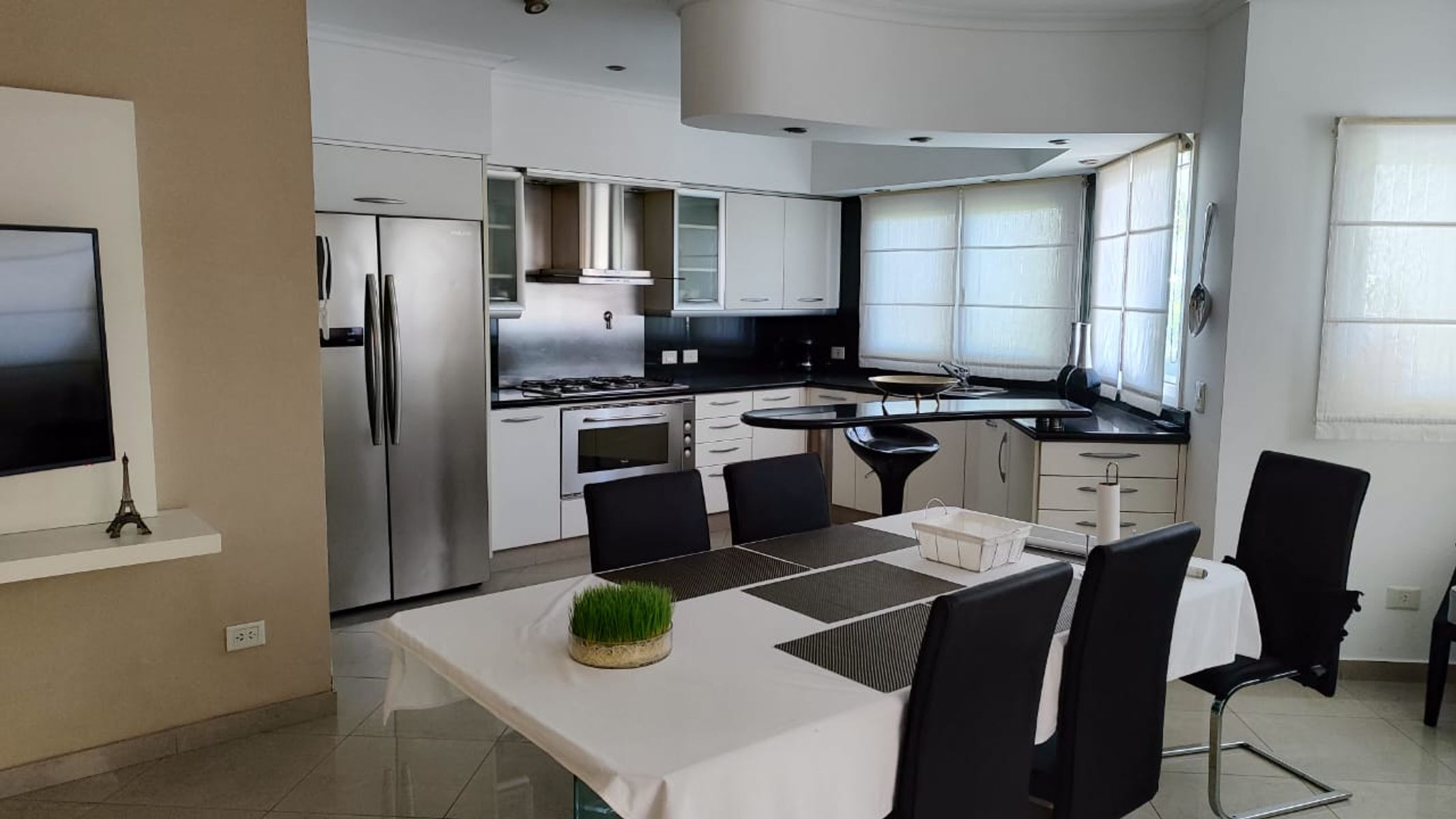 casa de 5 ambientes , piscina , jardin , lote de 10 x 37 mts en la mejor cuadra de Naon — foto 12