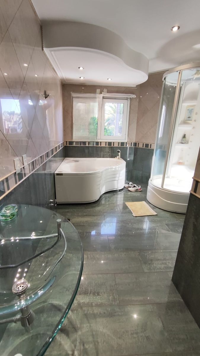 casa de 5 ambientes , piscina , jardin , lote de 10 x 37 mts en la mejor cuadra de Naon — foto 14