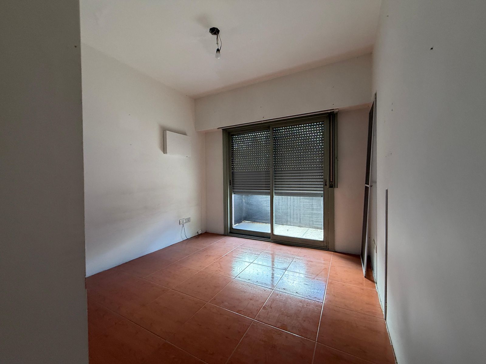 Venta de departamento a refaccionar en Liniers — foto 2