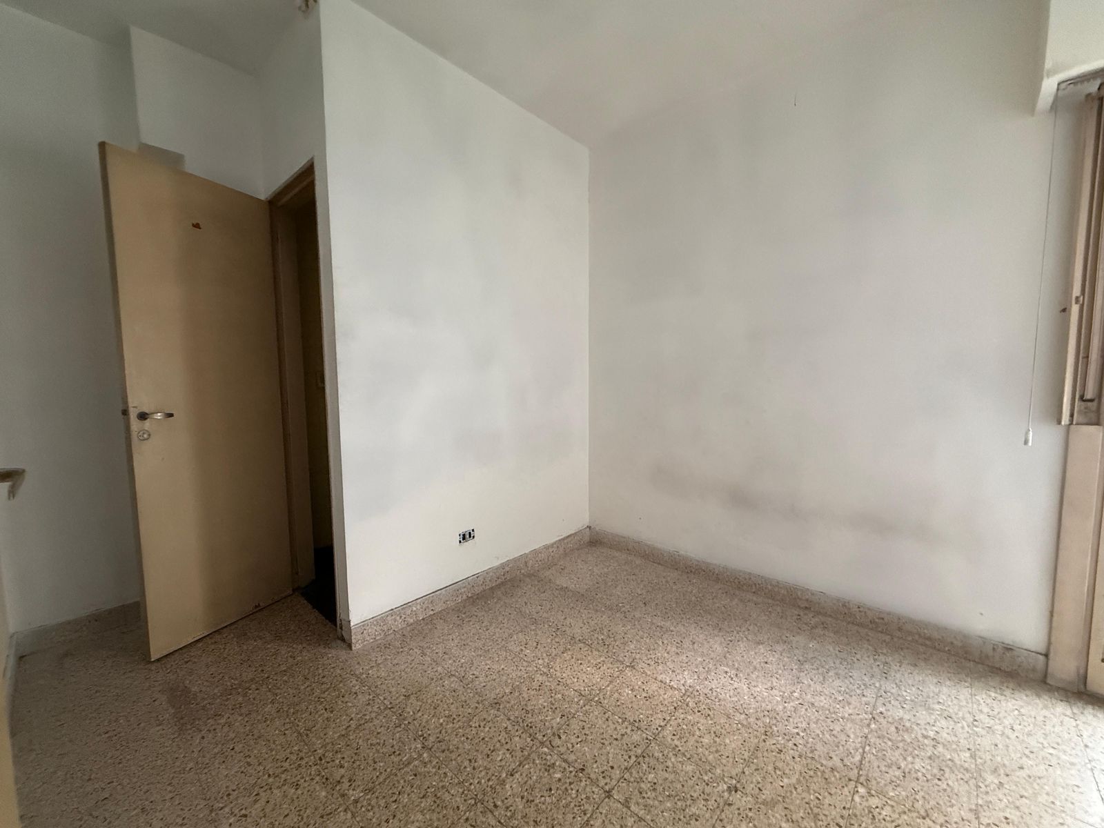 Venta de departamento a refaccionar en Liniers — foto 9