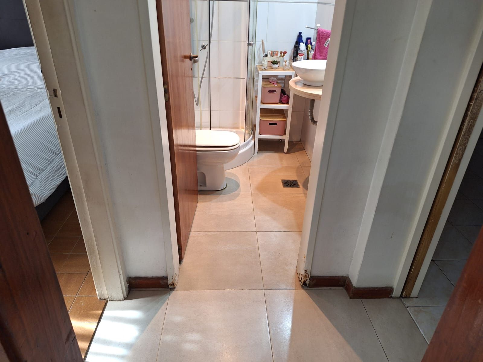 CASA 4 AMB, JARDIN AL FRENTE, COCHERA Y TERRAZA — foto 6