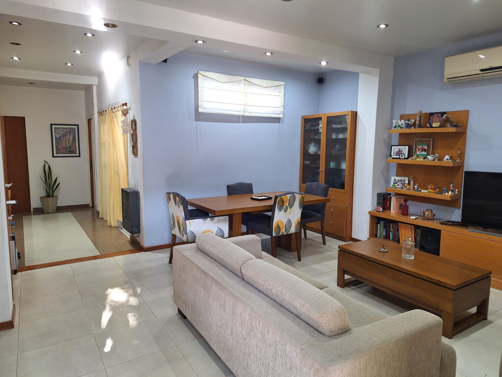 CASA 4 AMB, JARDIN AL FRENTE, COCHERA Y TERRAZA — foto 12