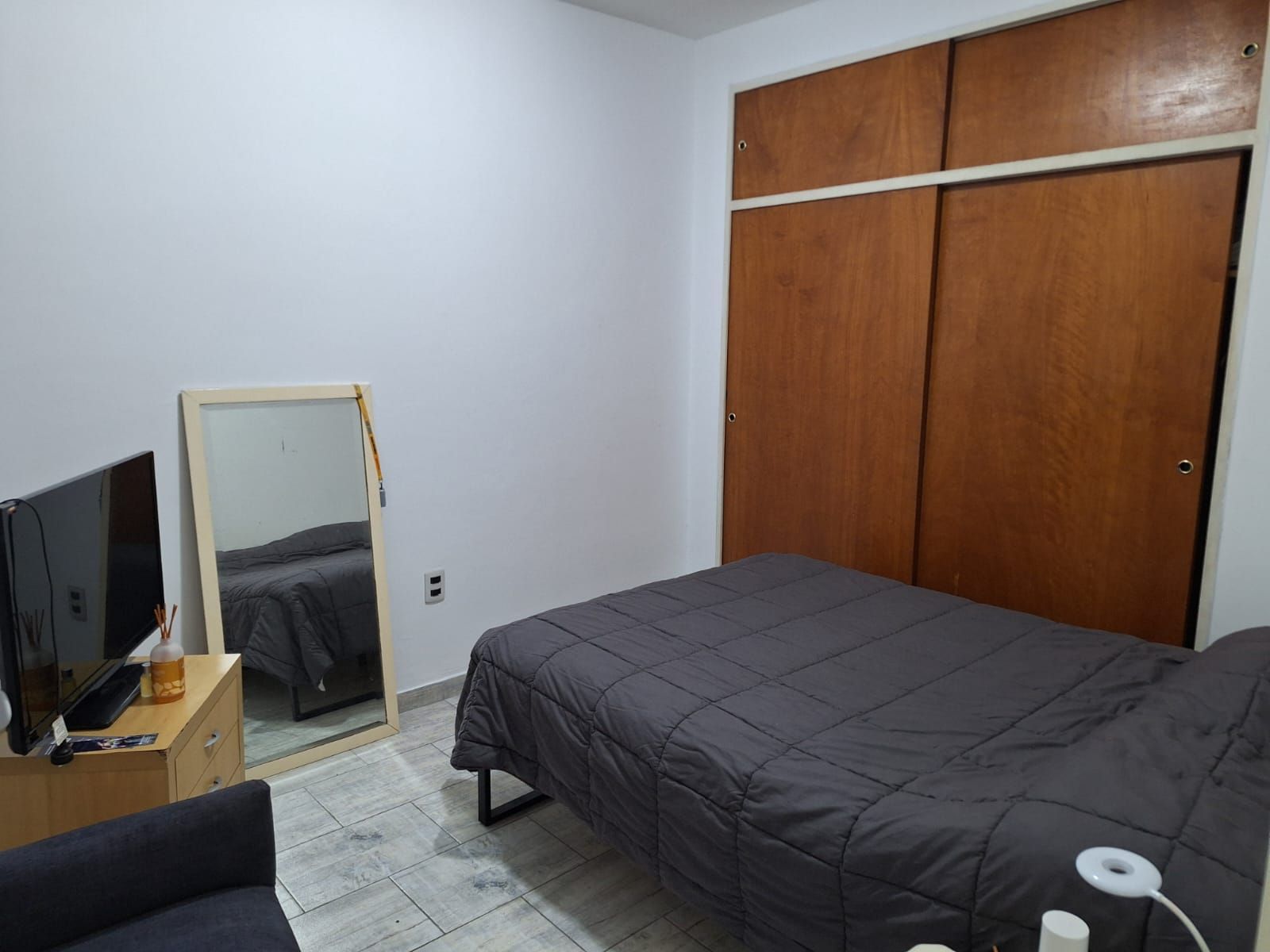 CASA 4 AMB, JARDIN AL FRENTE, COCHERA Y TERRAZA — foto 15