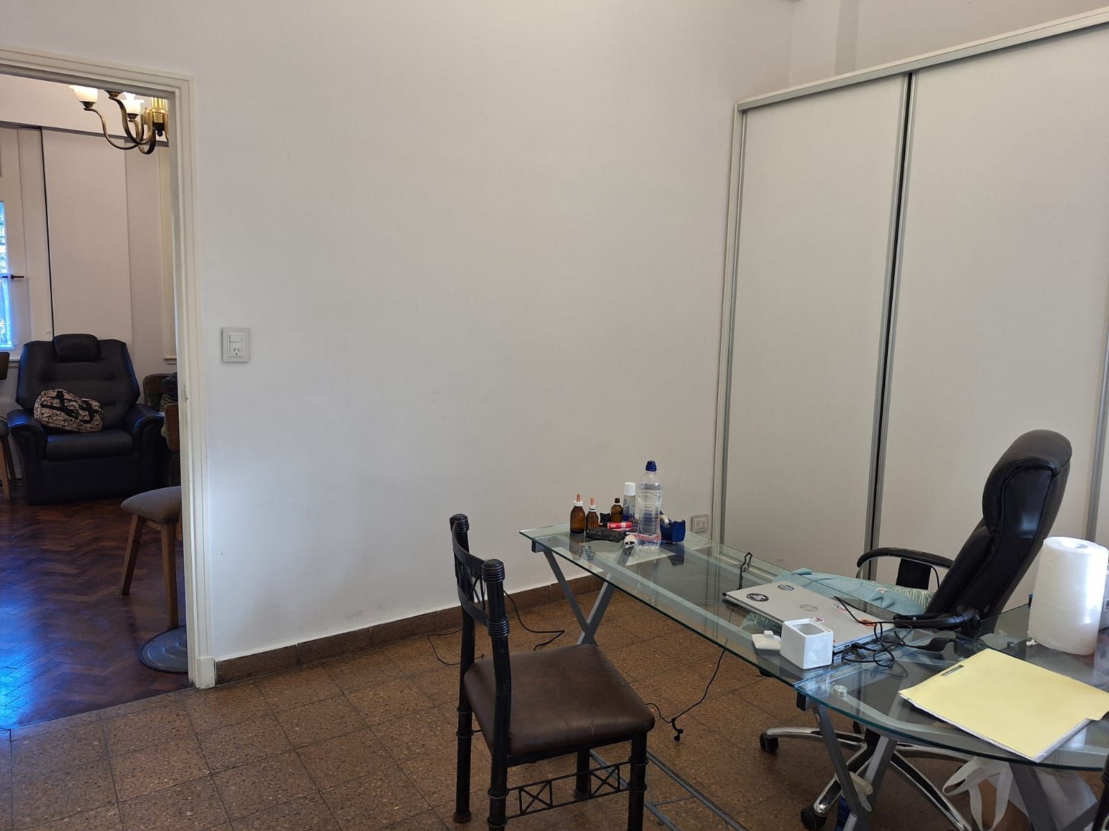 PISO DE 4 AMBIENTES FRENTE AL PARQUE, PRIMER PISO POR ESCALERA, 128 M2 TOTALES - 2