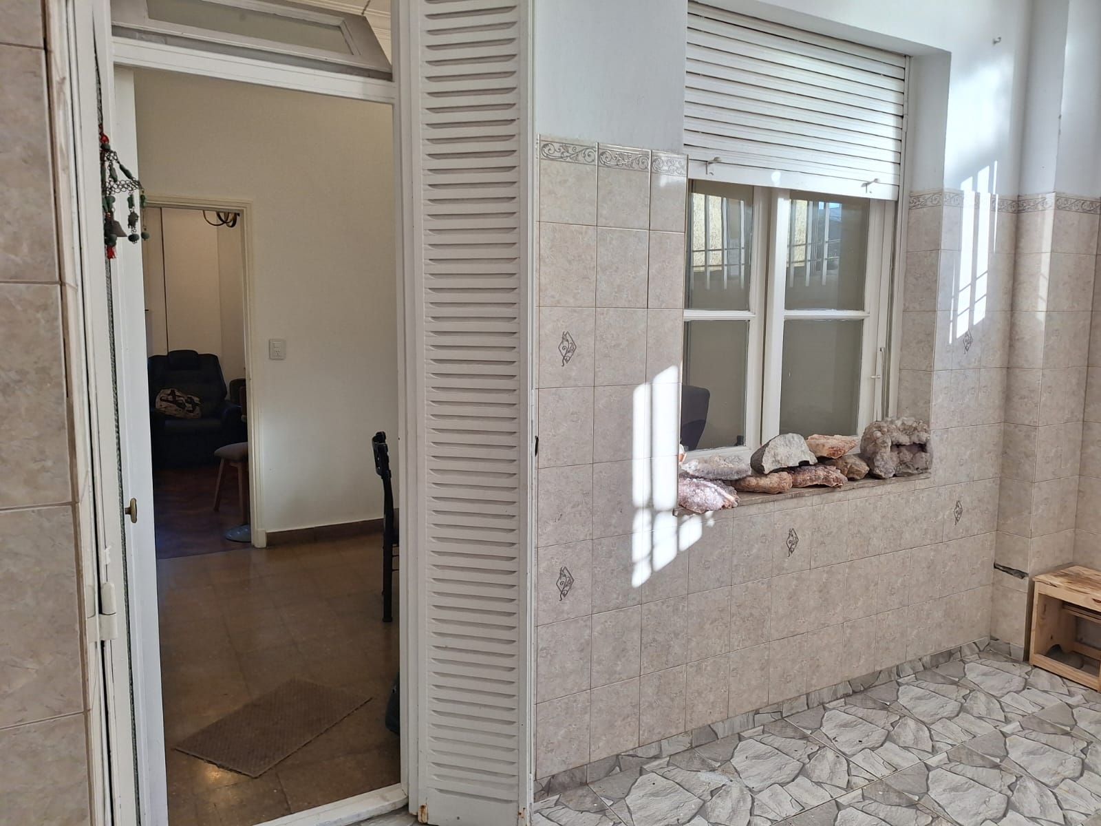 PISO DE 4 AMBIENTES FRENTE AL PARQUE, PRIMER PISO POR ESCALERA, 128 M2 TOTALES - 3