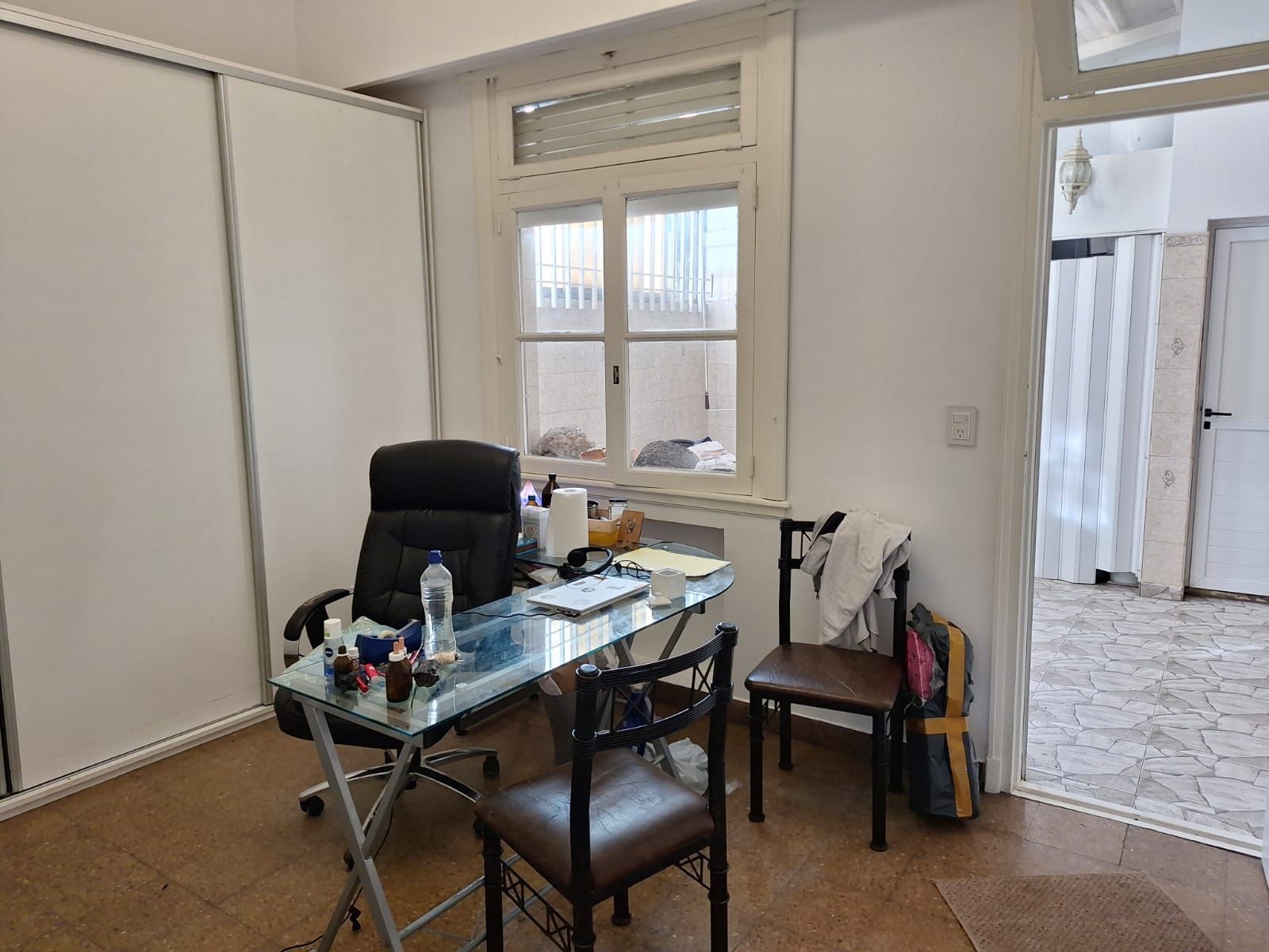 PISO DE 4 AMBIENTES FRENTE AL PARQUE, PRIMER PISO POR ESCALERA, 128 M2 TOTALES - 4