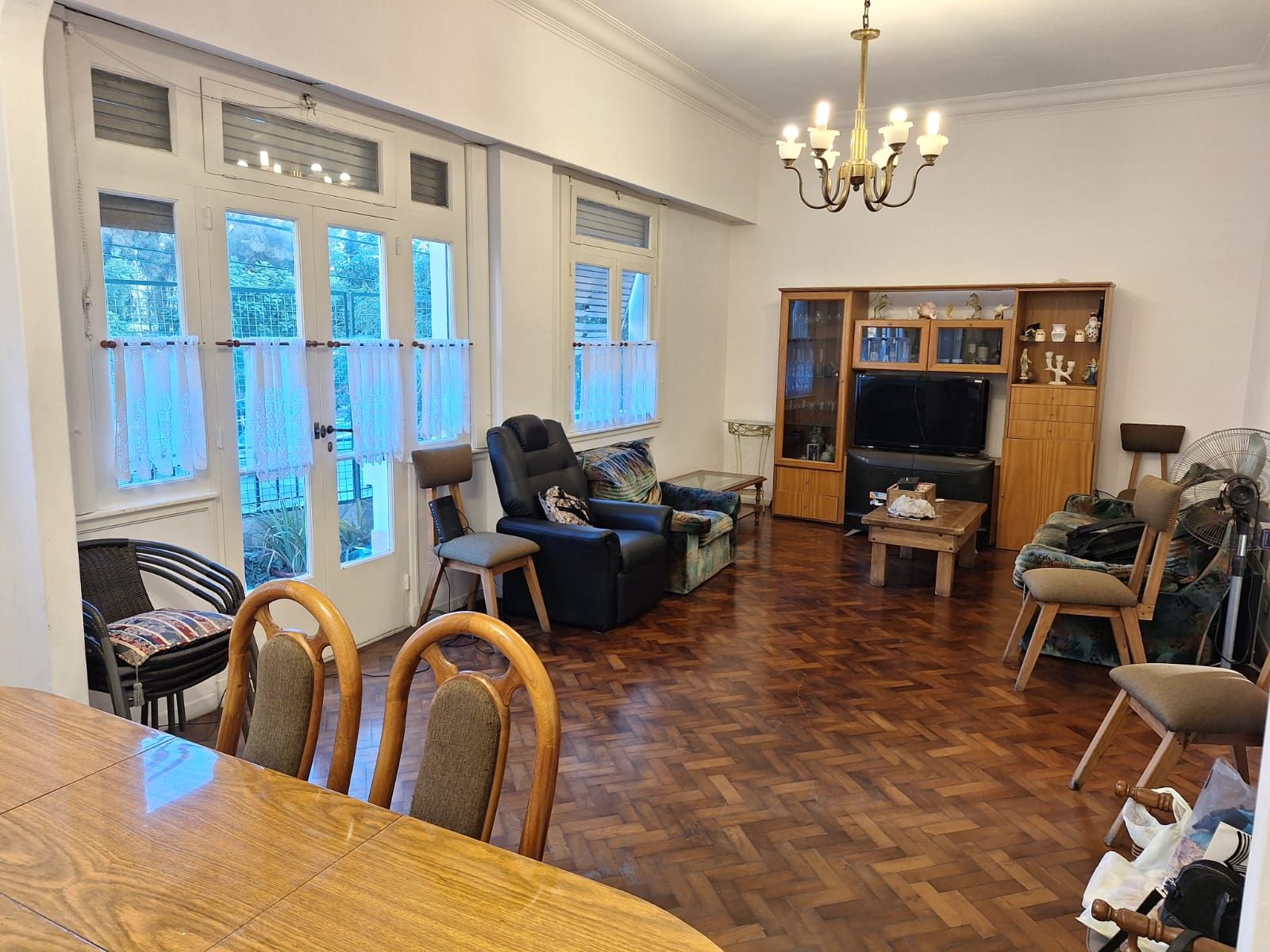 PISO DE 4 AMBIENTES FRENTE AL PARQUE, PRIMER PISO POR ESCALERA, 128 M2 TOTALES - 29