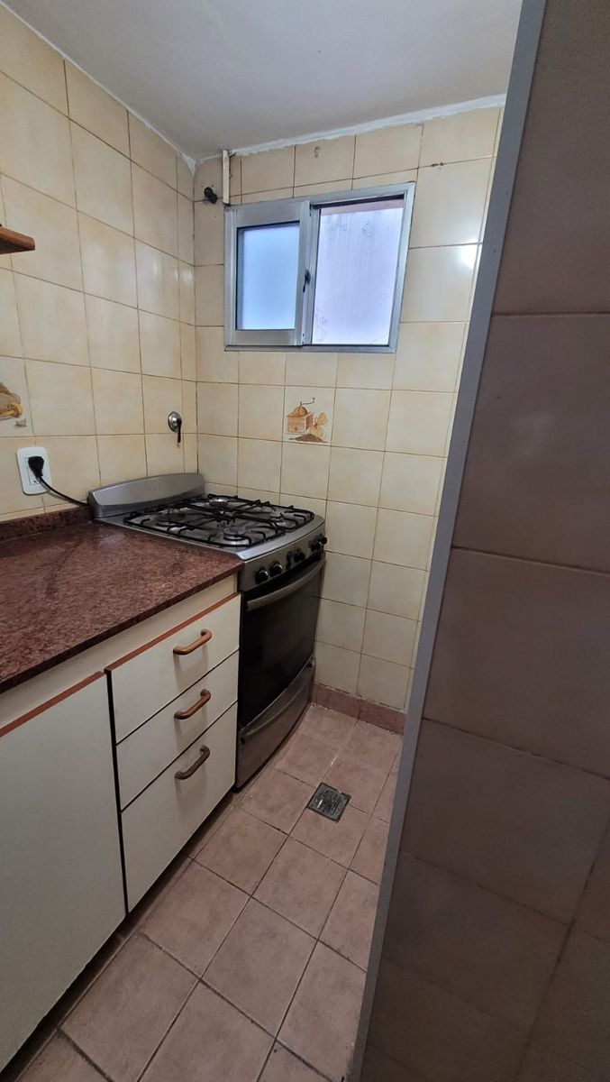 Venta PH 4 ambientes 1°piso por escalera al fondo - 23