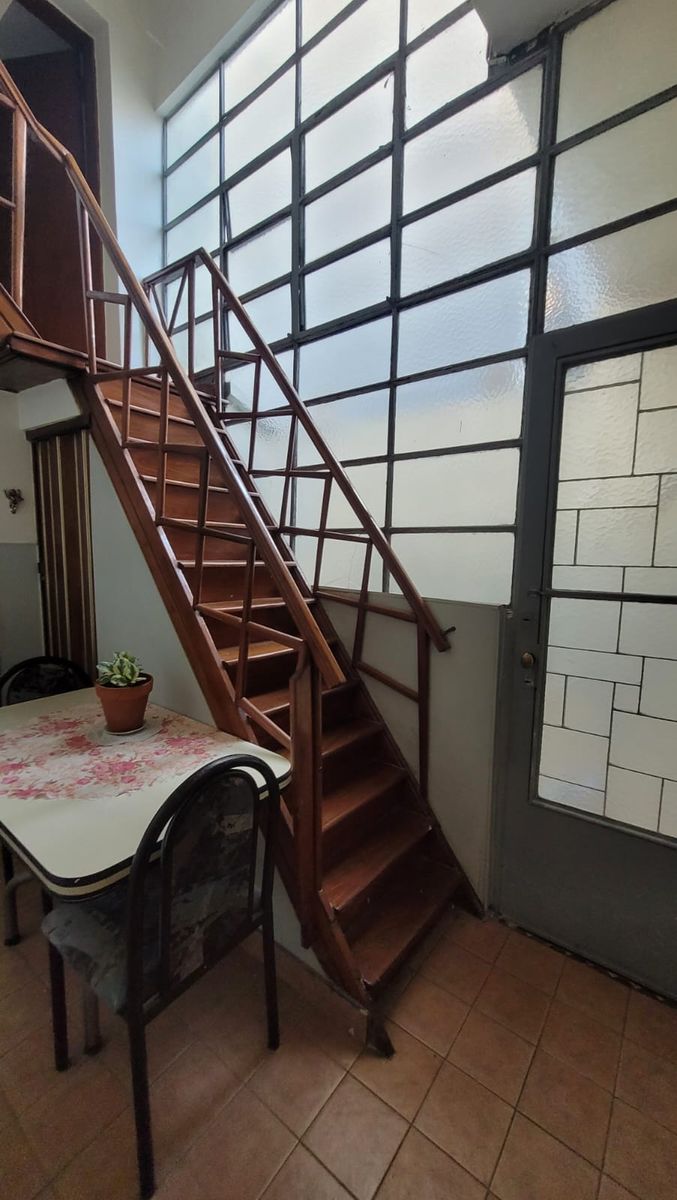 Venta PH 4 ambientes 1°piso por escalera al fondo - 24